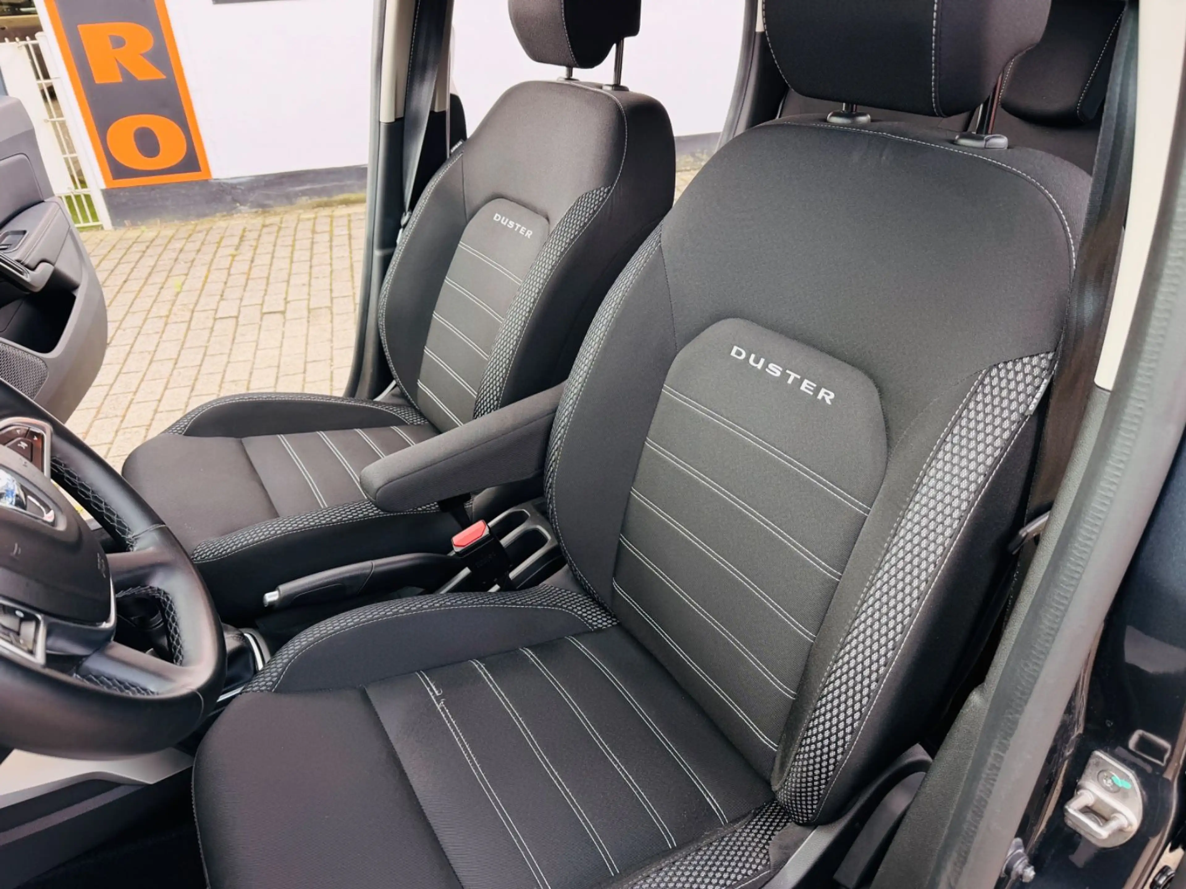 Dacia Duster II Prestige+Scheckheft+1 Hand+Navi+Kamera — photo 16