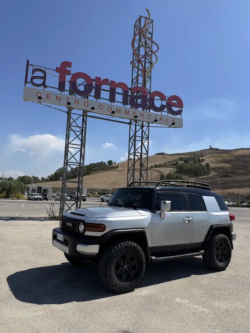 Toyota FJ Cruiser 4.0 238cv - 1