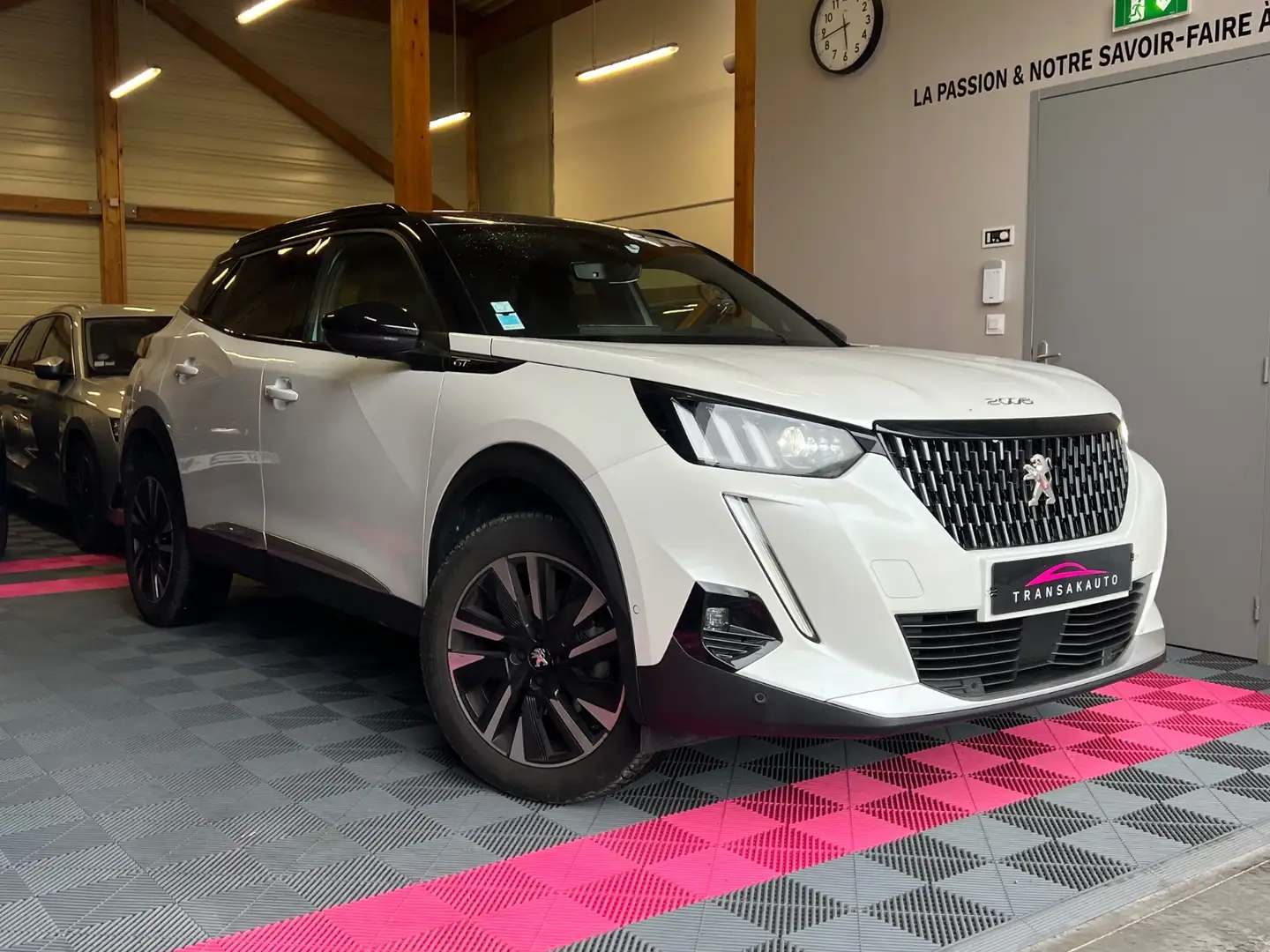 Peugeot 2008 GT Pack Weiß - 2