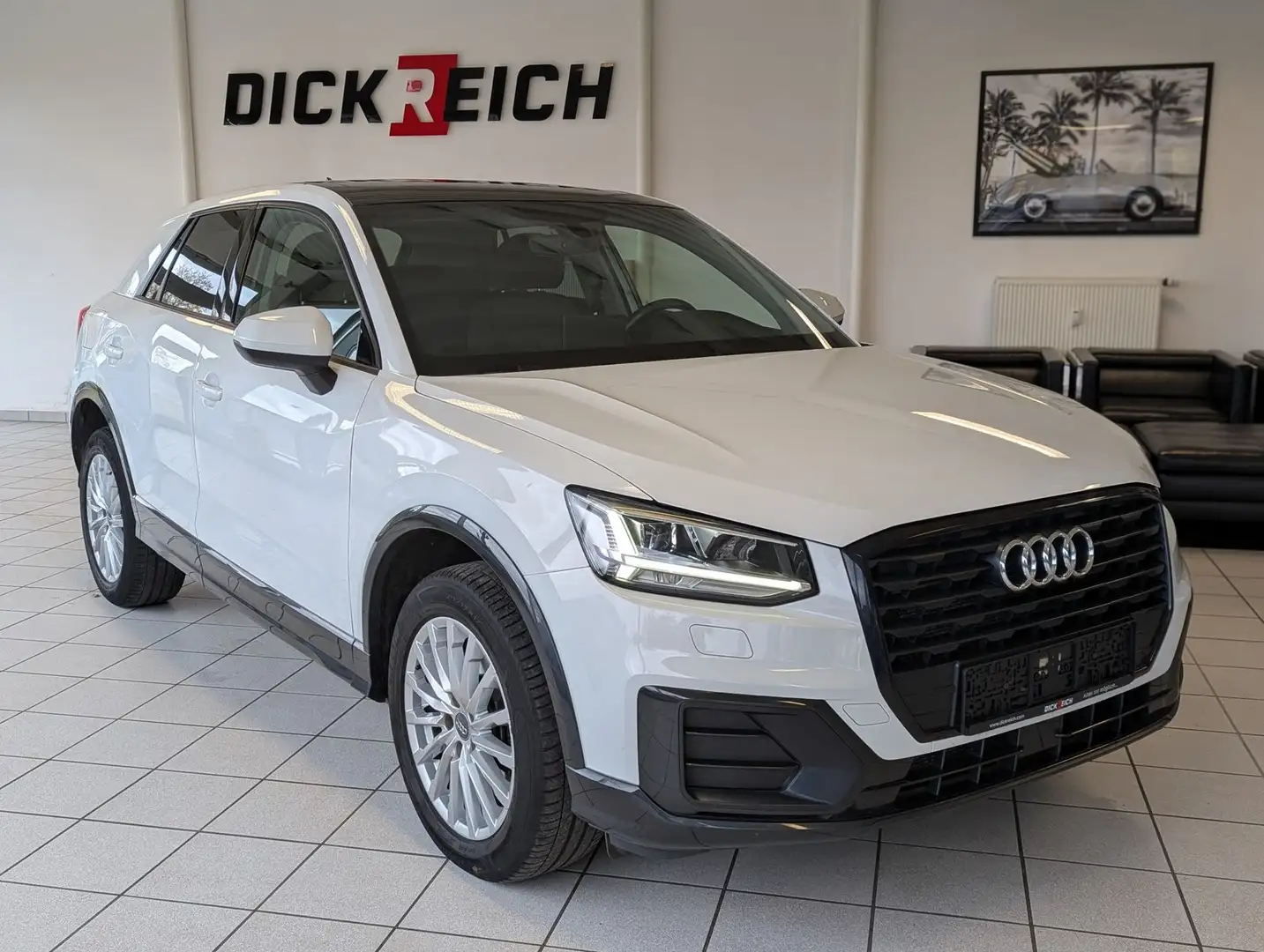 Audi Q2 30TDI design LED Komfort-Paker Pano Optik AHK Weiß - 1