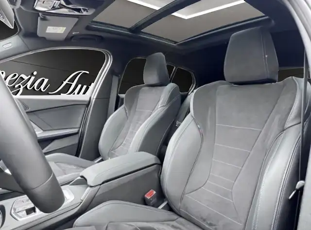 BMW 1 Series view 13