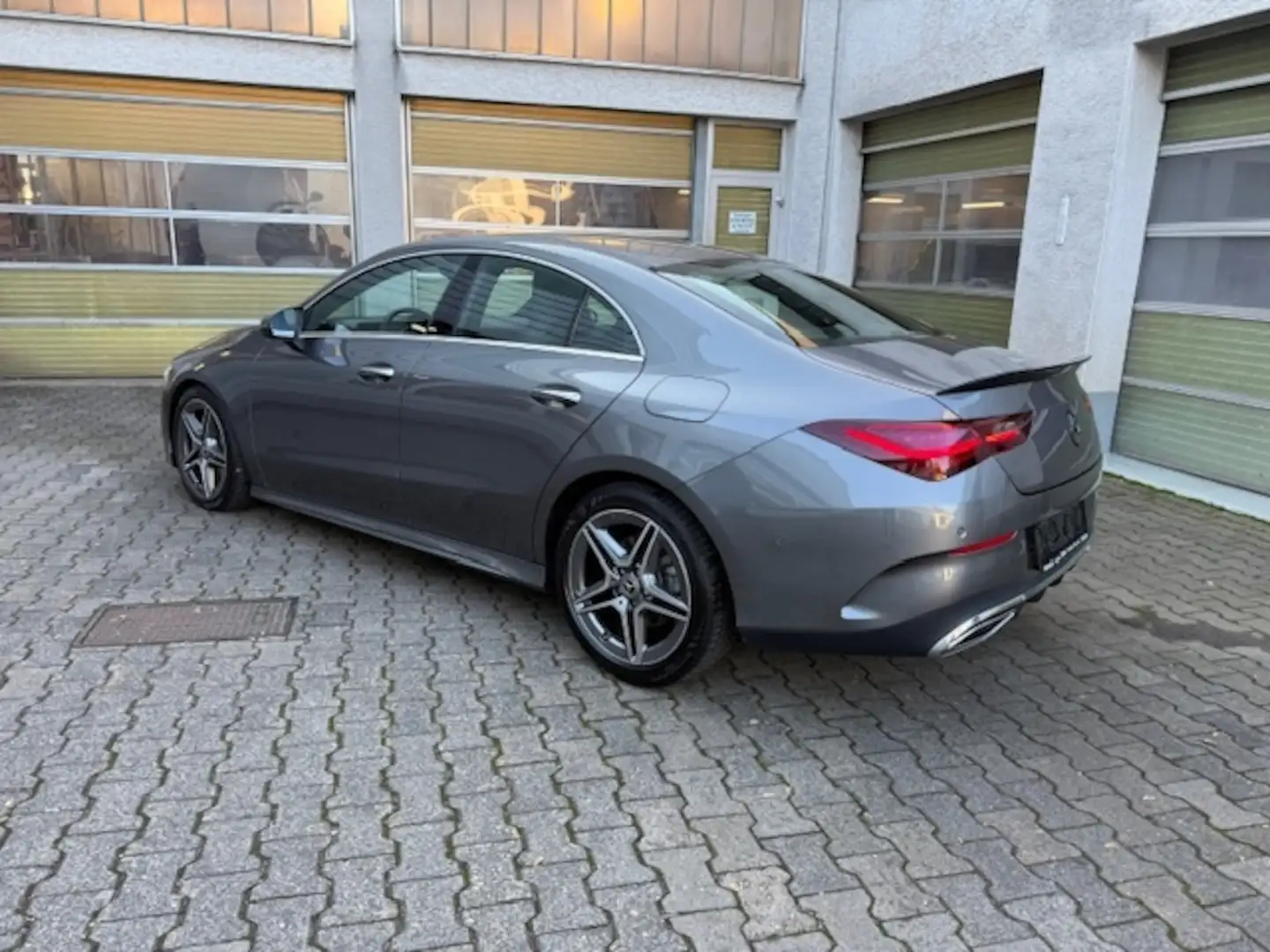 Mercedes-Benz CLA 200 AMG- Line + Inspektion + NEU + Grau - 2
