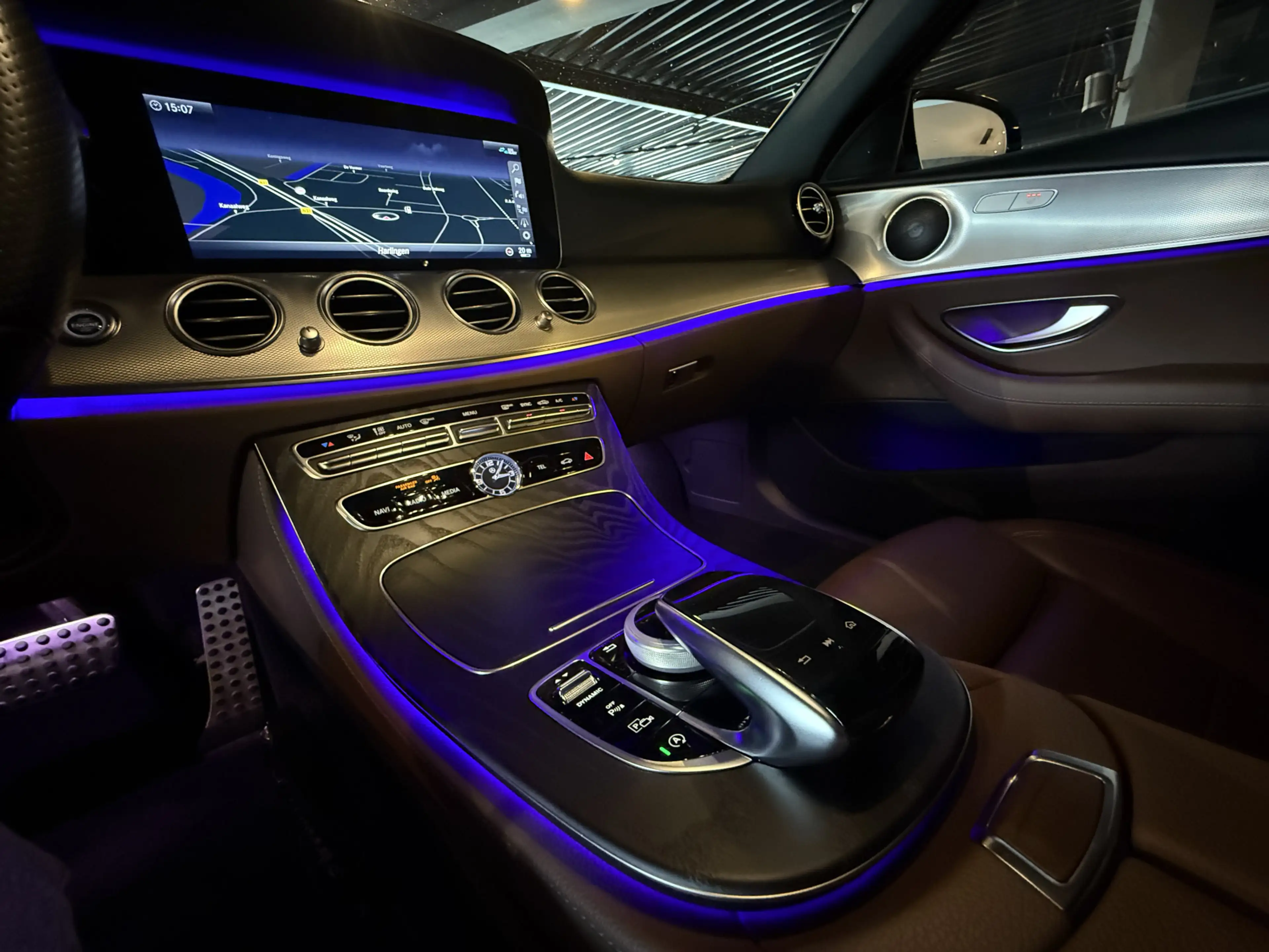 Mercedes-Benz E 200 Estate Sport AMG I WideScreen I Camera — photo 21