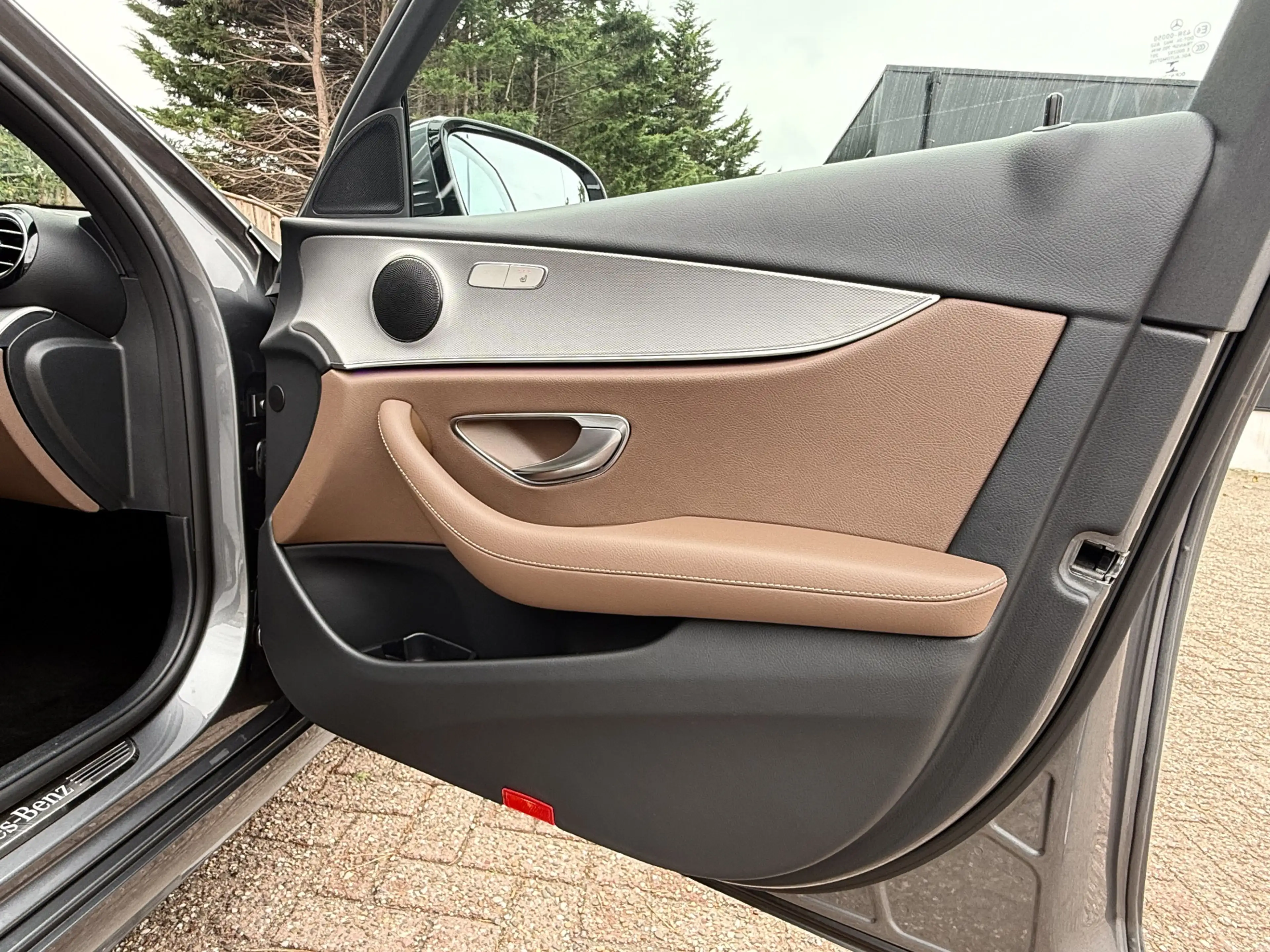 Mercedes-Benz E 200 Estate Sport AMG I WideScreen I Camera — photo 37
