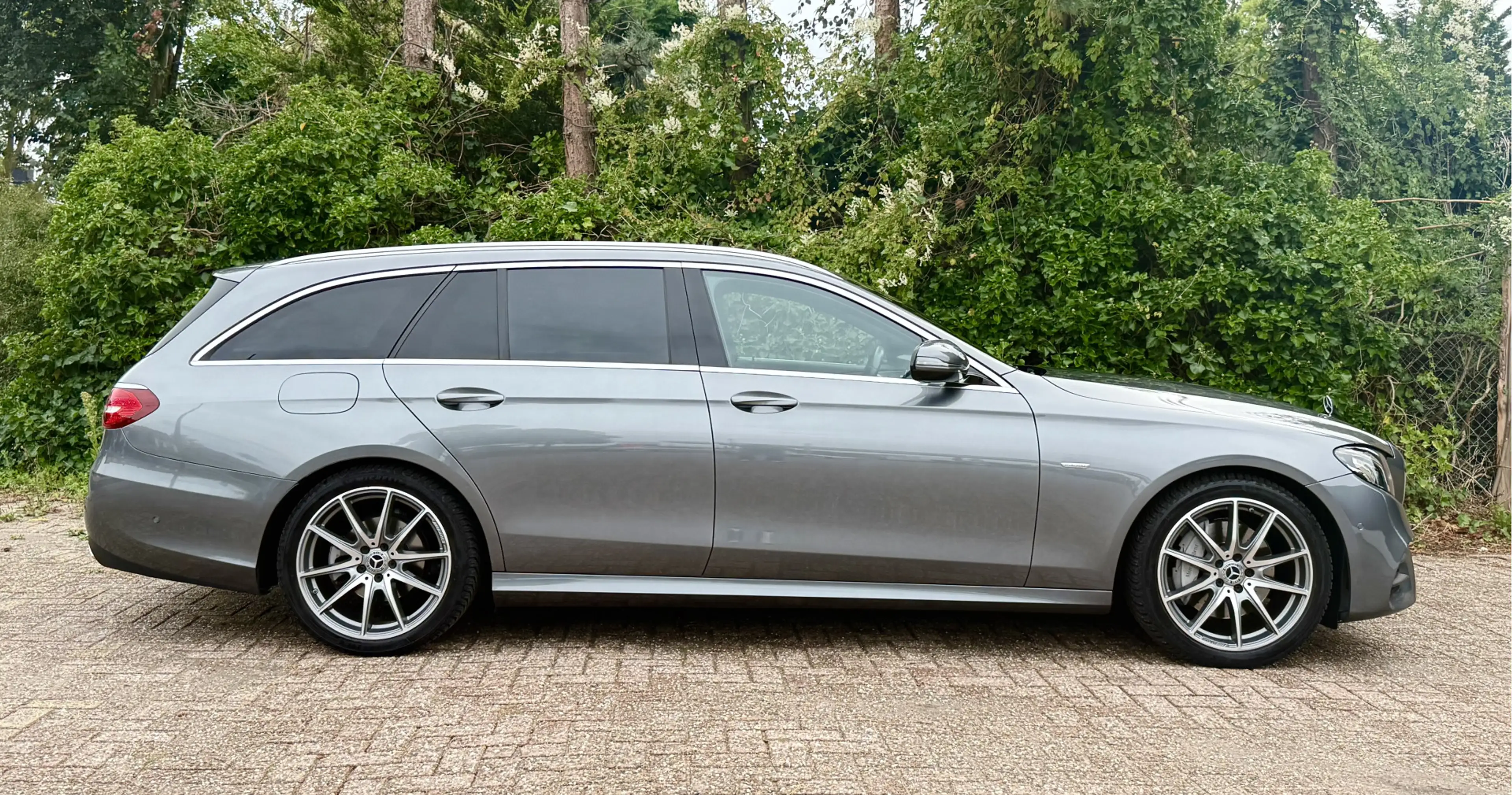Mercedes-Benz E 200 Estate Sport AMG I WideScreen I Camera — photo 23