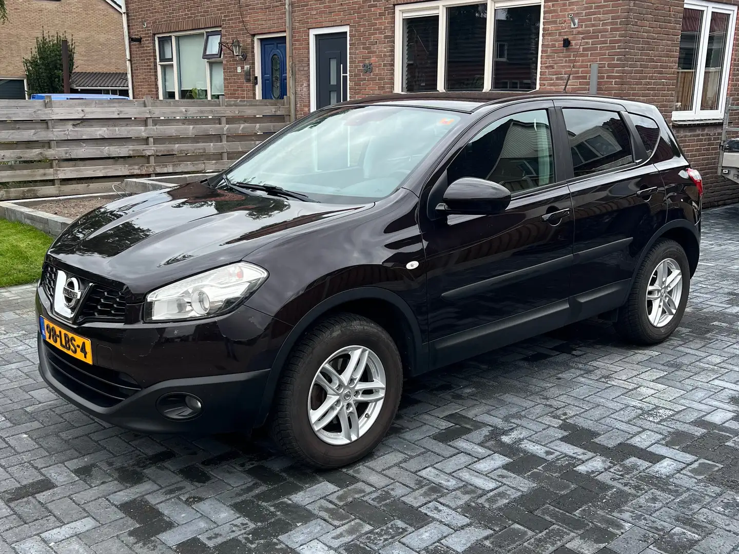 Nissan Qashqai Qashqai 1.6 Acenta Paars - 1