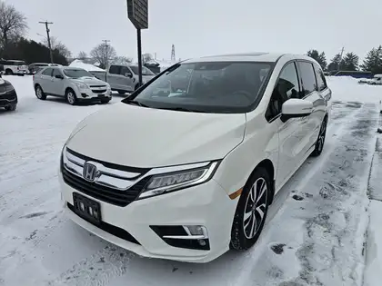 White 2018 Honda Odyssey Touring FWD Minivan Front-Wheel Drive Automatic