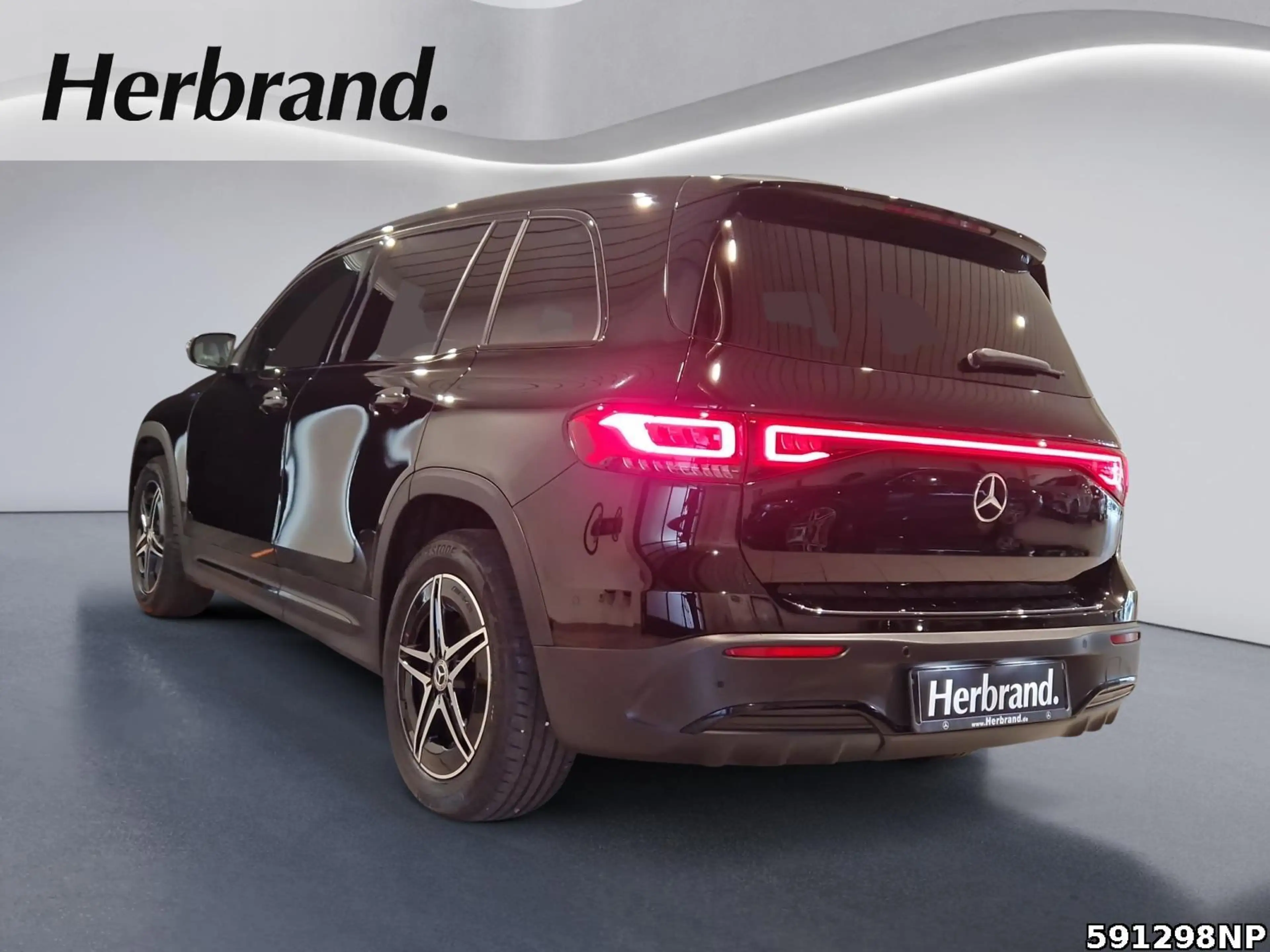 Mercedes-Benz EQB 250 AMG CARPLAY Night Kamera Ambiente LED — photo 4