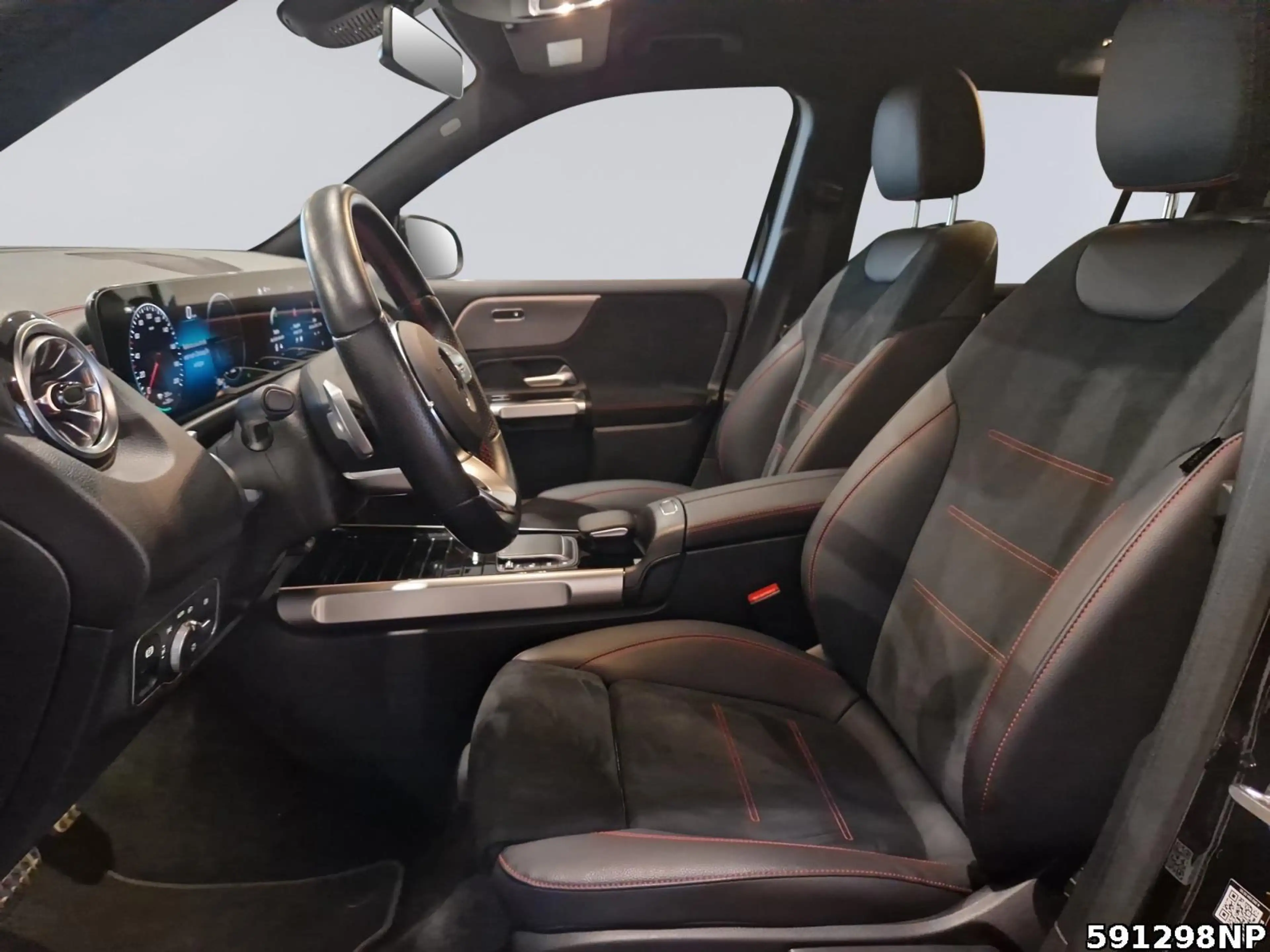Mercedes-Benz EQB 250 AMG CARPLAY Night Kamera Ambiente LED — photo 10