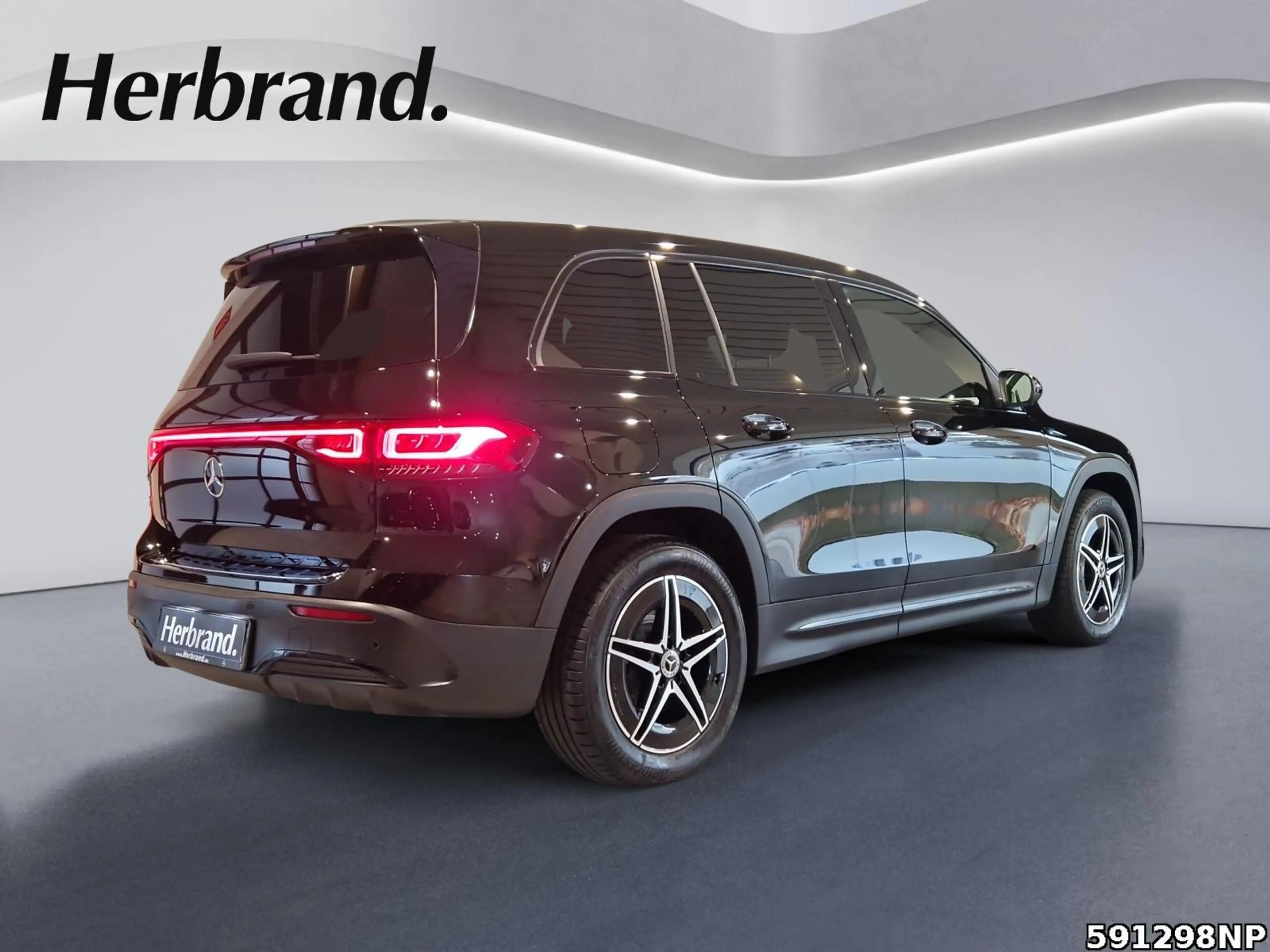Mercedes-Benz EQB 250 AMG CARPLAY Night Kamera Ambiente LED — photo 3