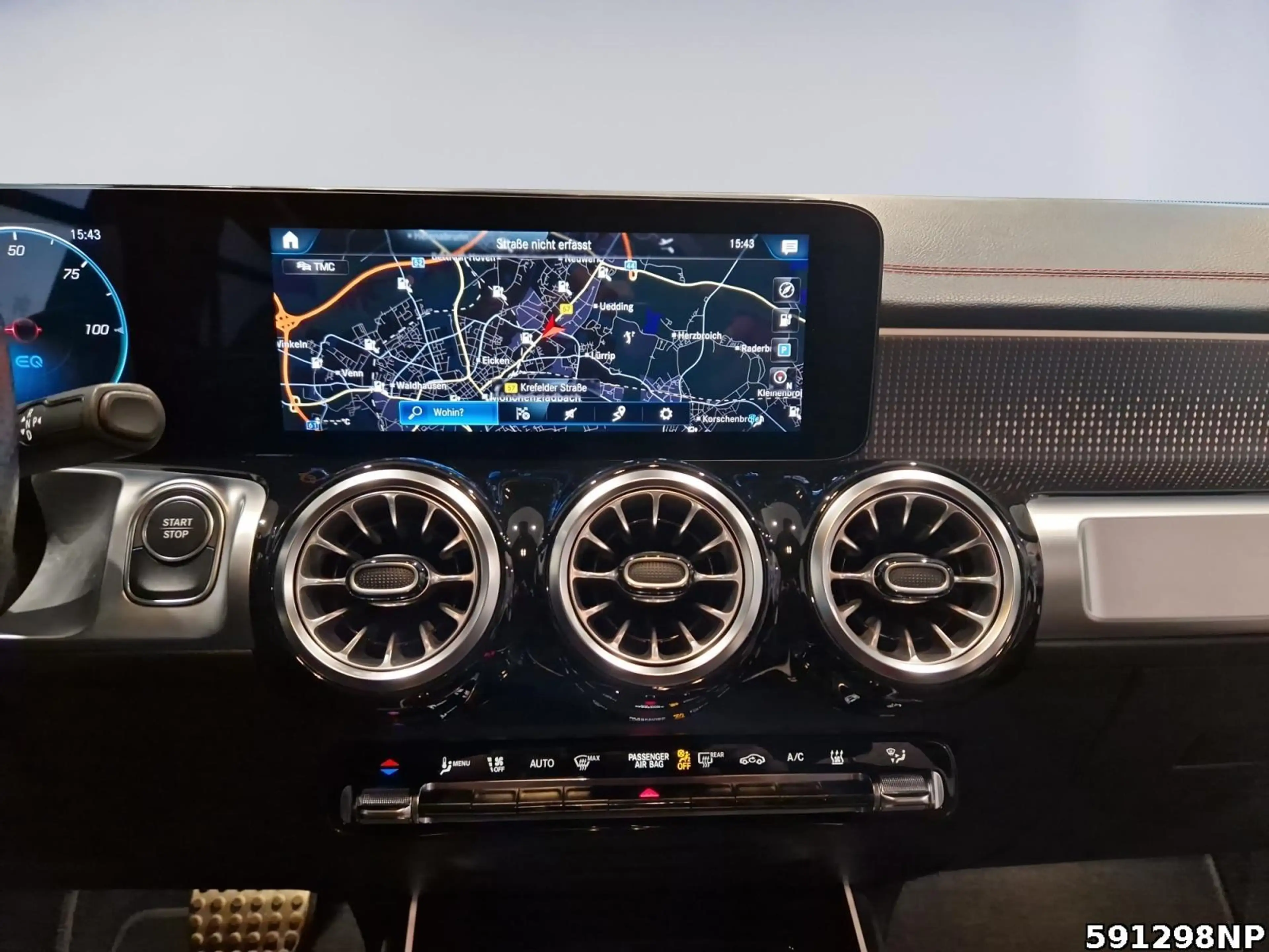 Mercedes-Benz EQB 250 AMG CARPLAY Night Kamera Ambiente LED — photo 12