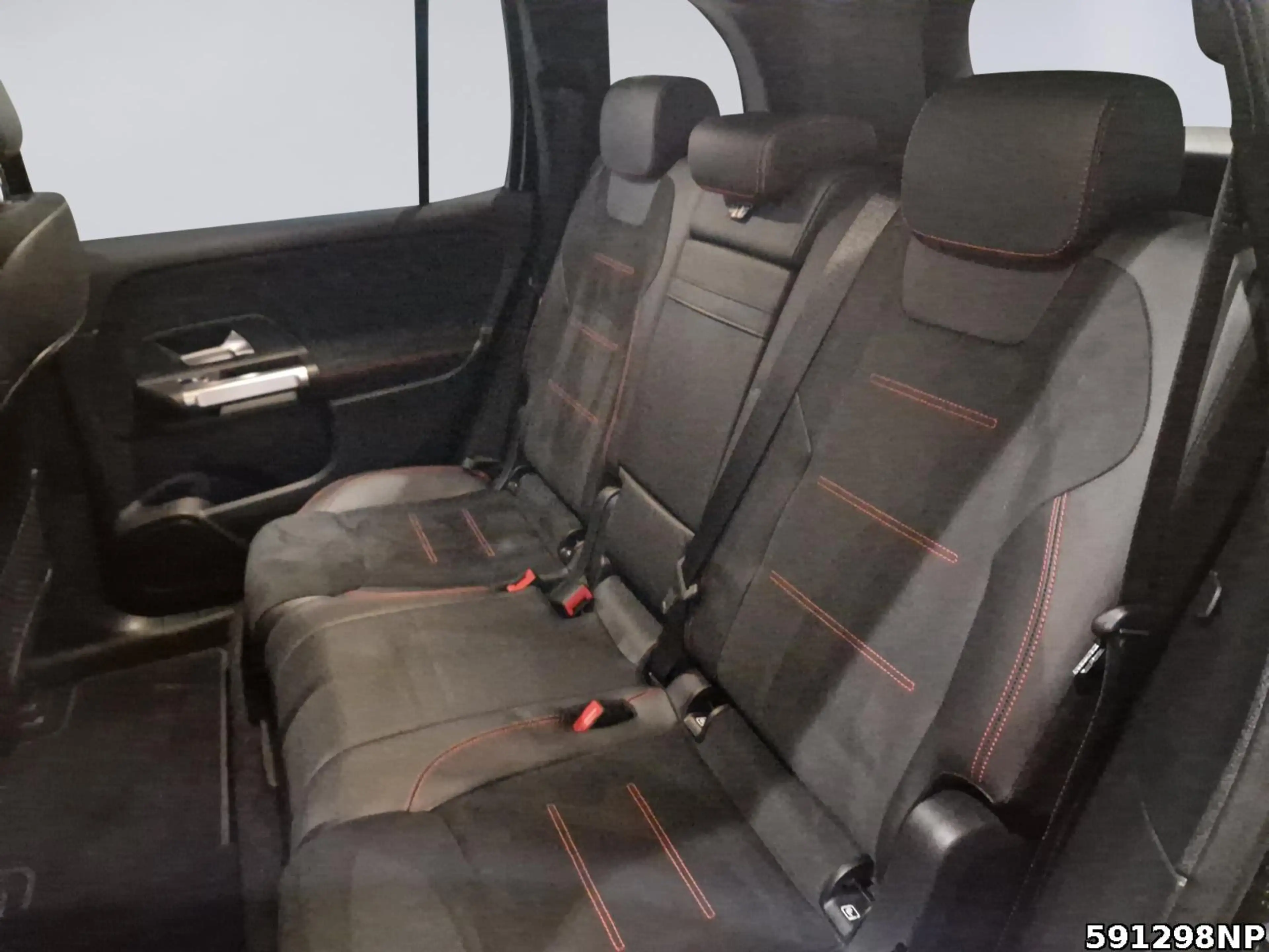 Mercedes-Benz EQB 250 AMG CARPLAY Night Kamera Ambiente LED — photo 11