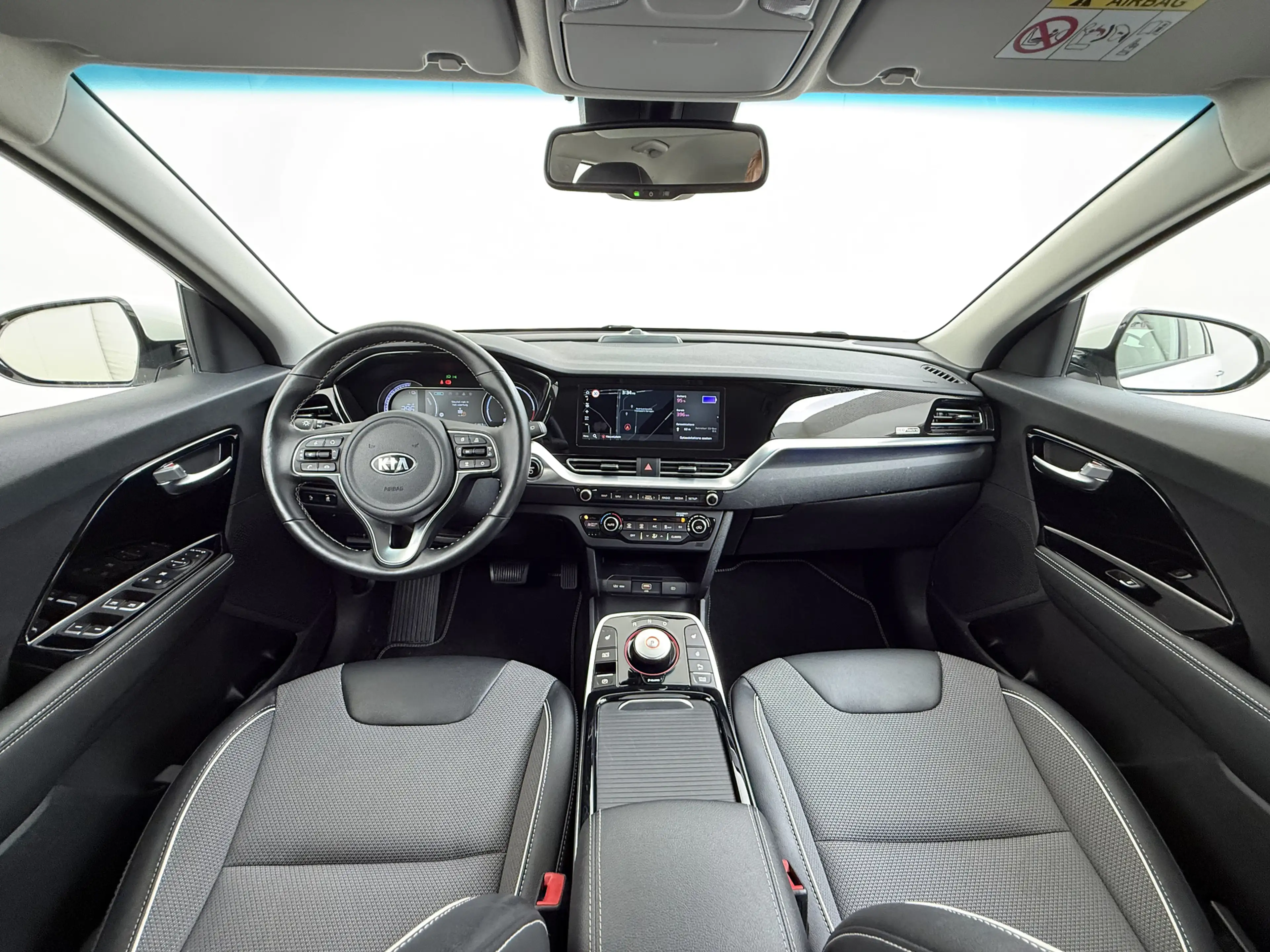 Kia e-Niro DynamicLine 64kWh 204PK Warmtepomp SOH 98% Camera — photo 3