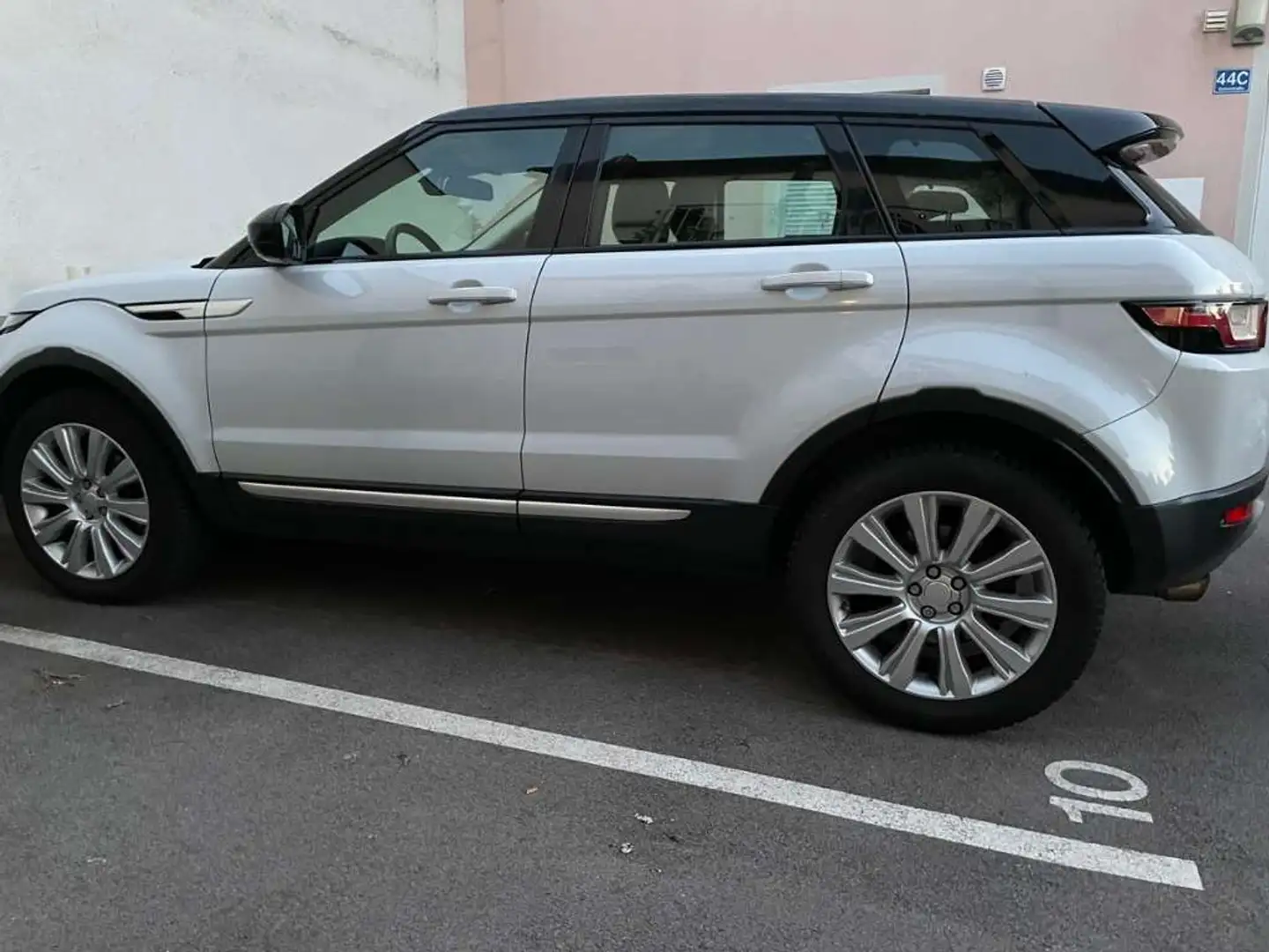 Land Rover Range Rover Evoque Range Rover Evoque SE Dynamic 2,0 Si4 Aut. SE Dynamic Weiß - 2