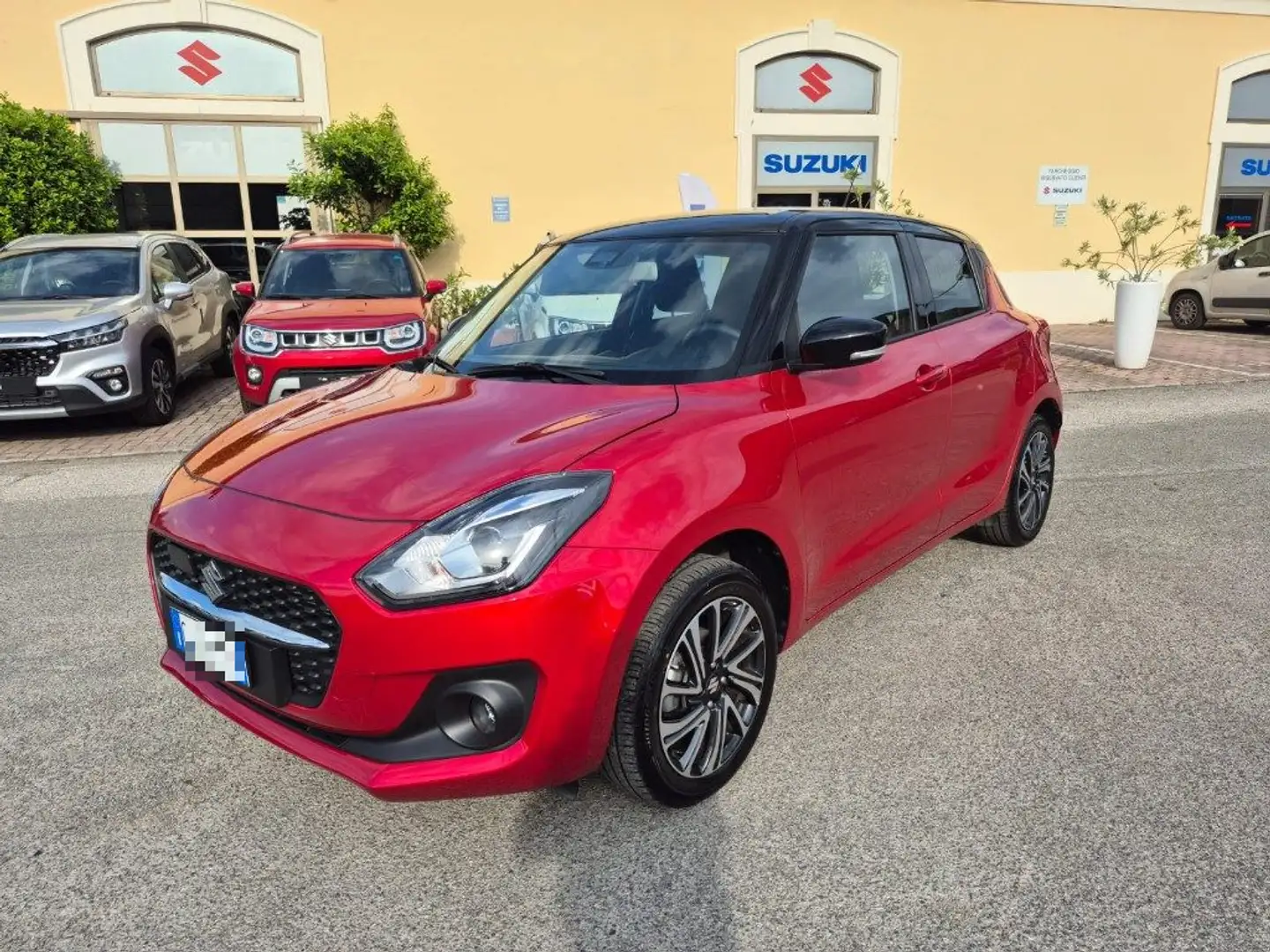 Suzuki Swift 1.2 Hybrid 4WD AllGrip Top 12.000 KM Rood - 1