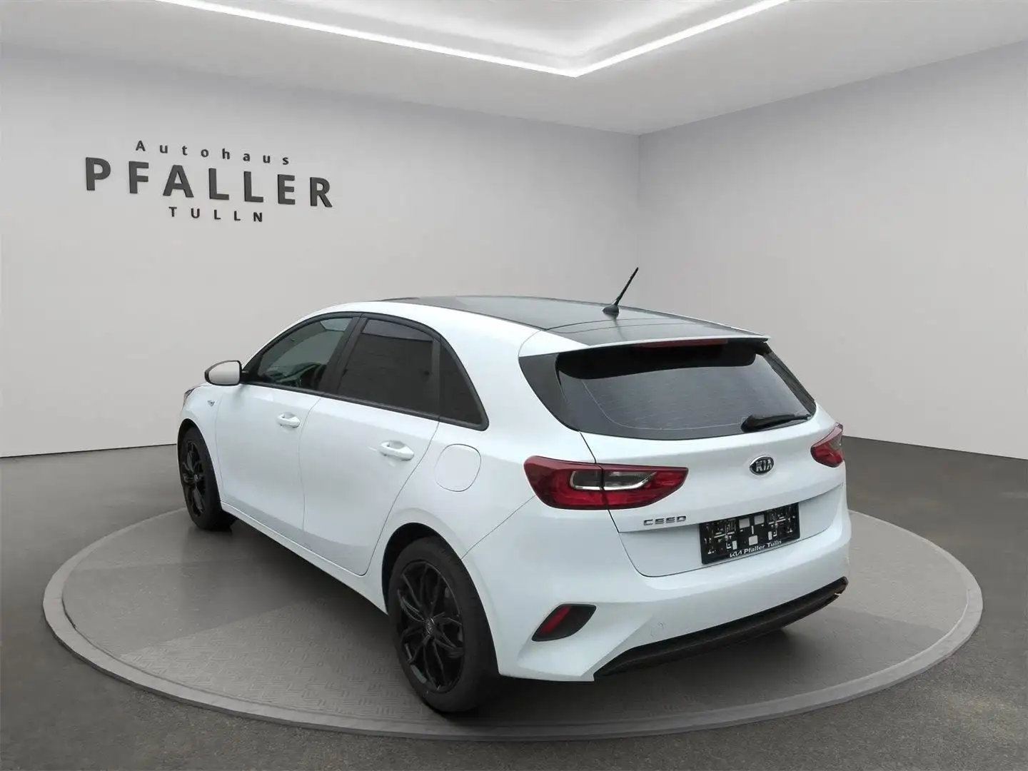 Kia Ceed / cee'd ceed 1,0 T-GDI GPF Titan Weiß - 2