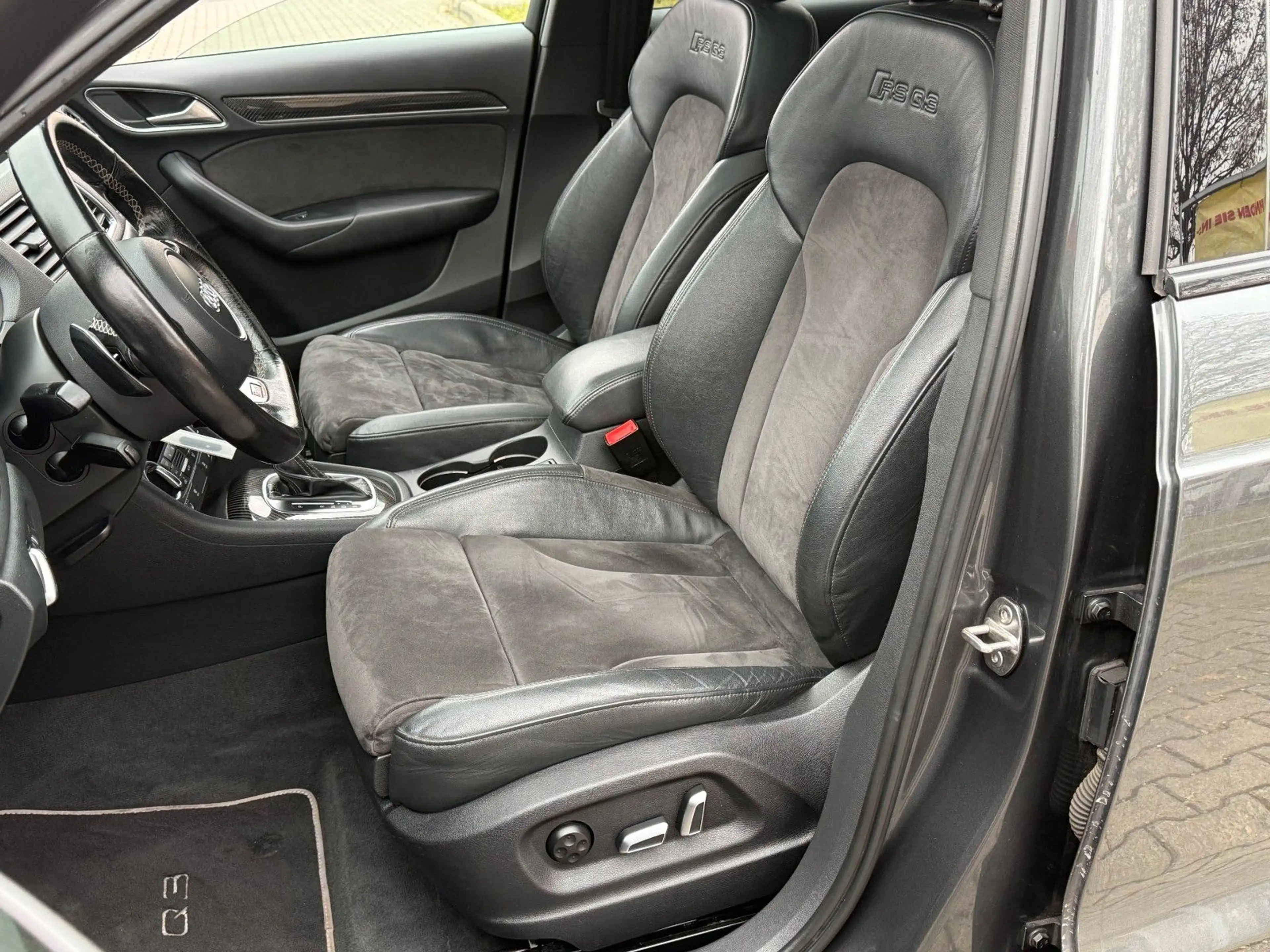 Audi RS Q3 RS Q3 2.5 TFSI quattro*PANO*NAVI*LED*VOLL** — photo 15