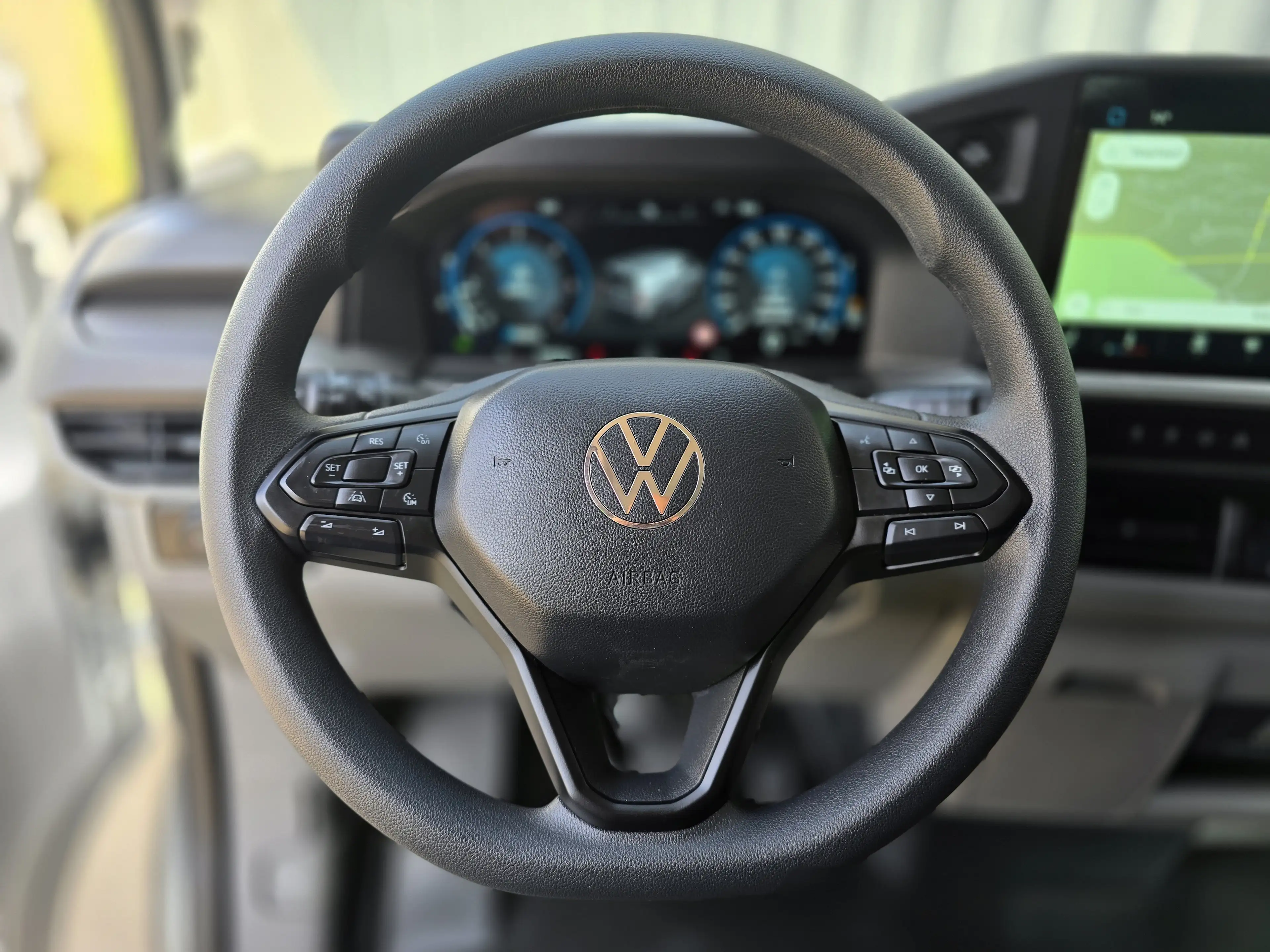 Volkswagen T7 Kombi Combi 2.0 TDi 4Motion SCR DSG — photo 14