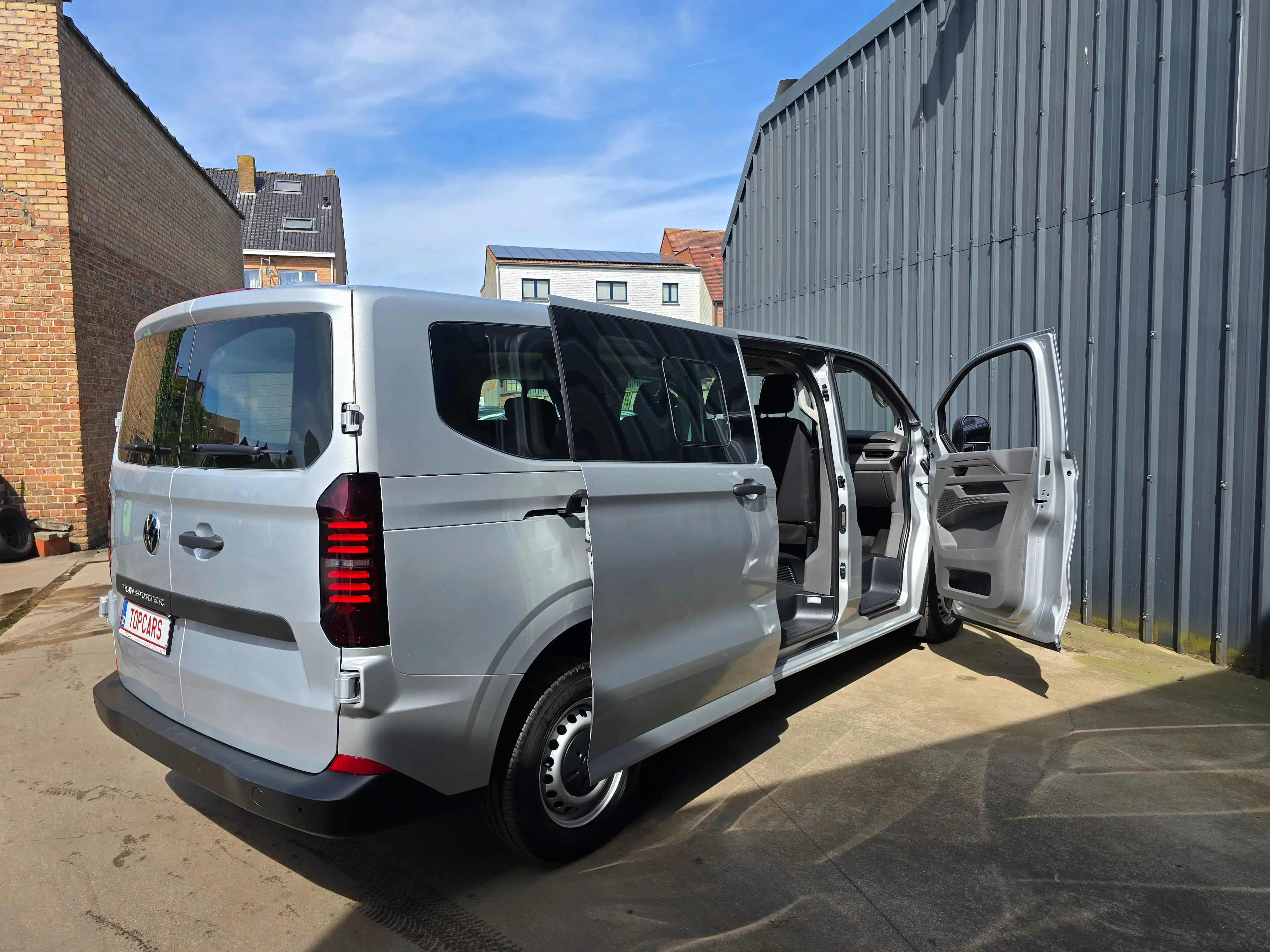 Volkswagen T7 Kombi Combi 2.0 TDi 4Motion SCR DSG — photo 6