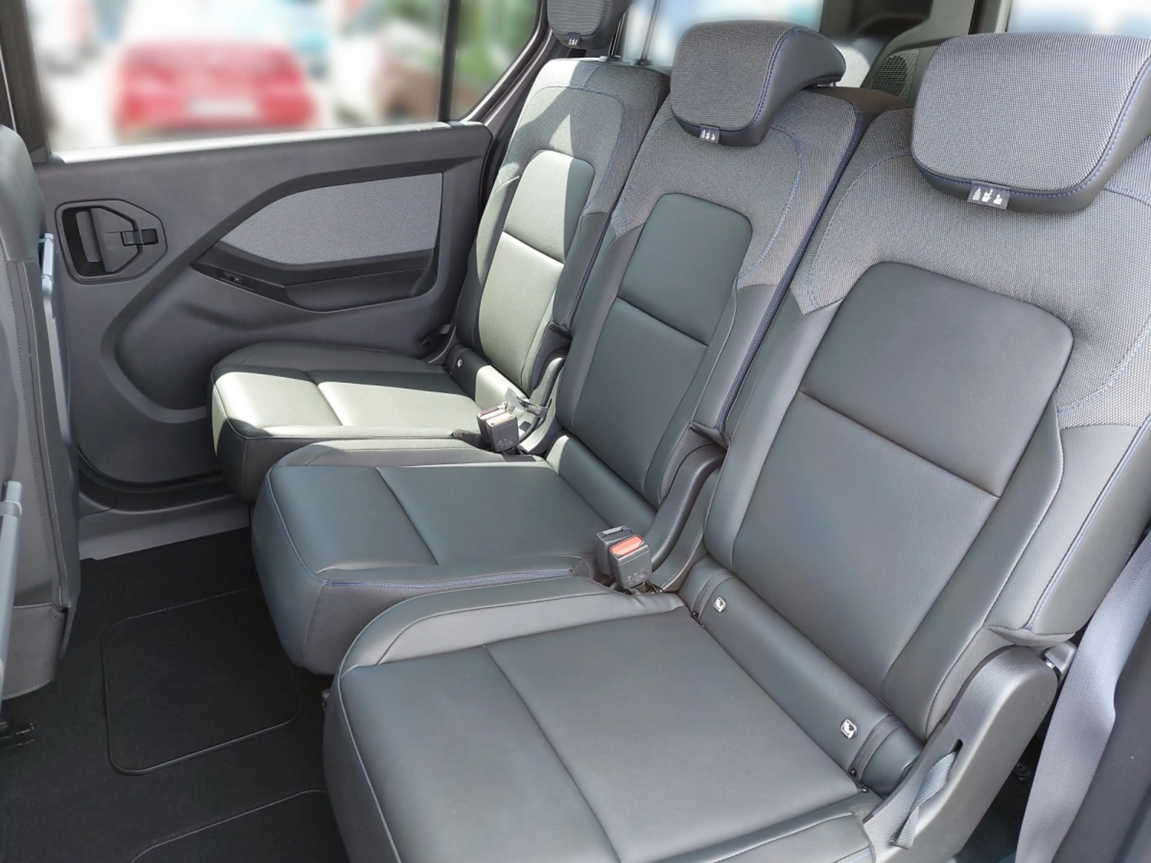 Nissan Townstar L2 Evalia 1.3T 130 PS 6MT Tekna 5S — photo 10