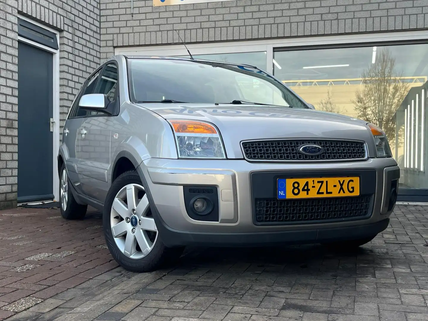 Ford Fusion 1.4-16V Ghia Grijs - 2