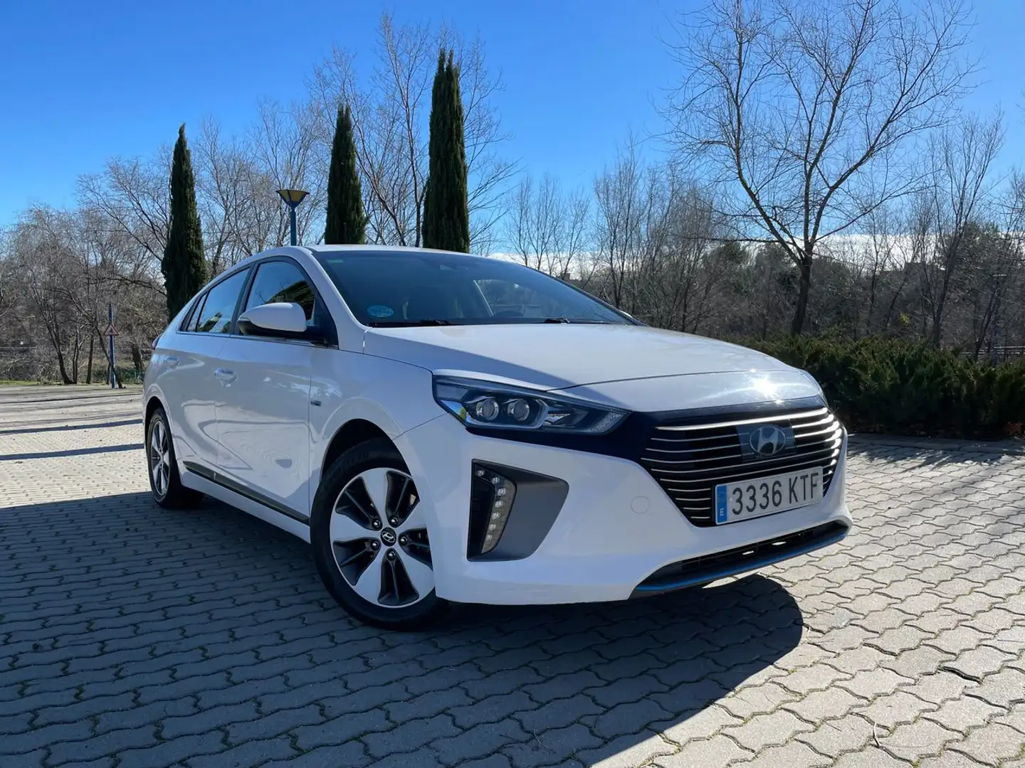 Hyundai IONIQ PHEV 1.6 GDI Tecno Weiß - 2