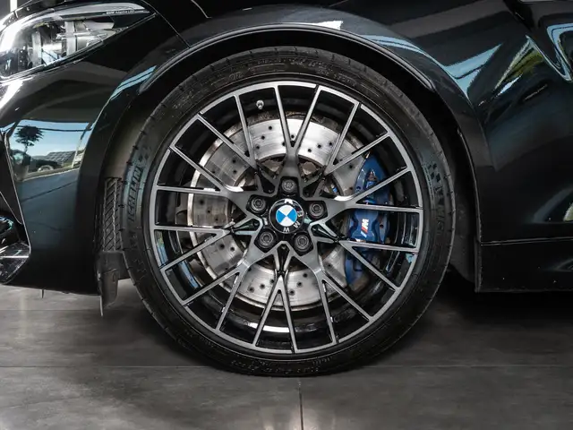 BMW M2 view 4