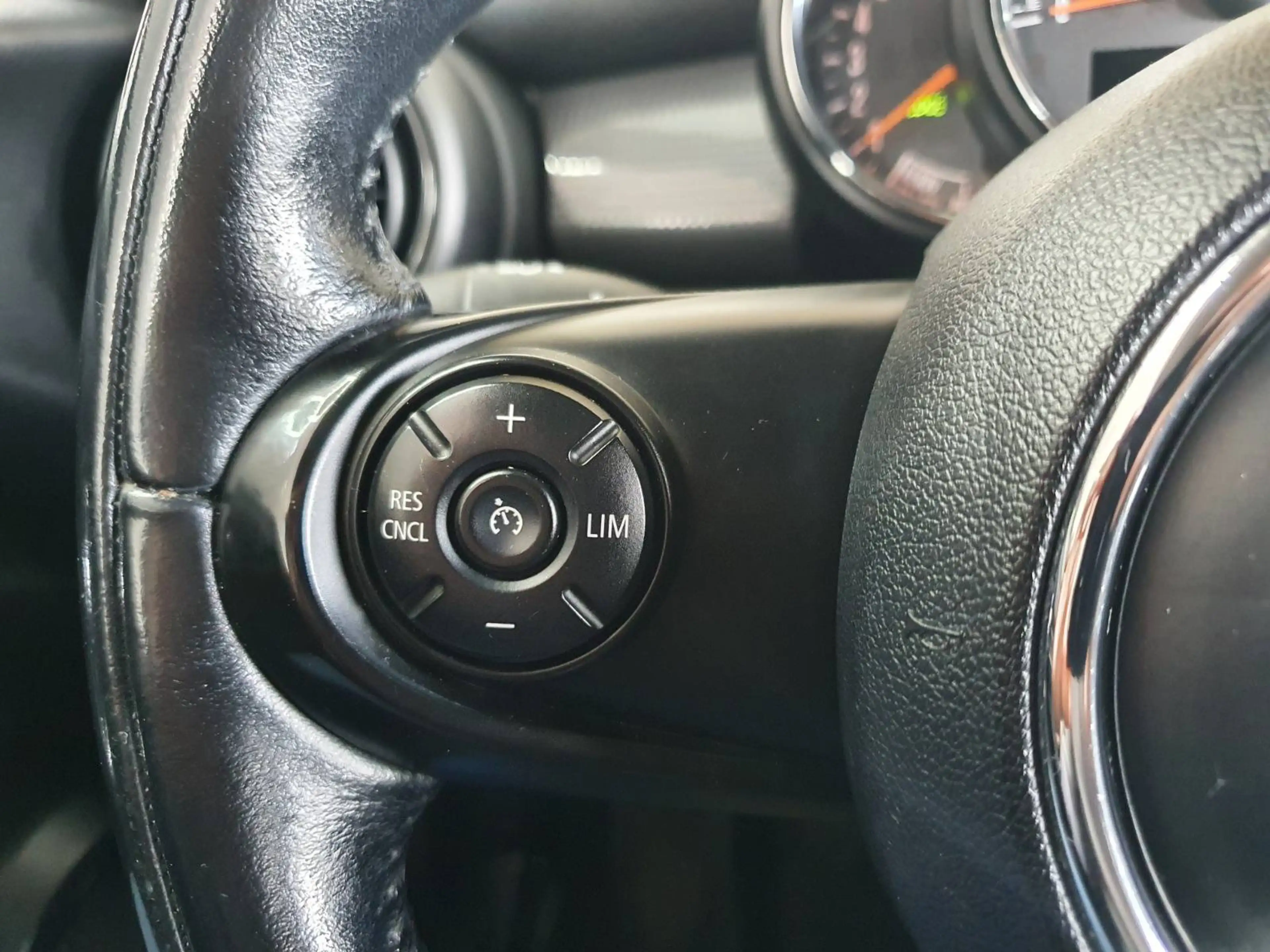 MINI Cooper D 🟢1.5 DIESEL 116CV - GPS - CAPTEURS - CRUISE — photo 15
