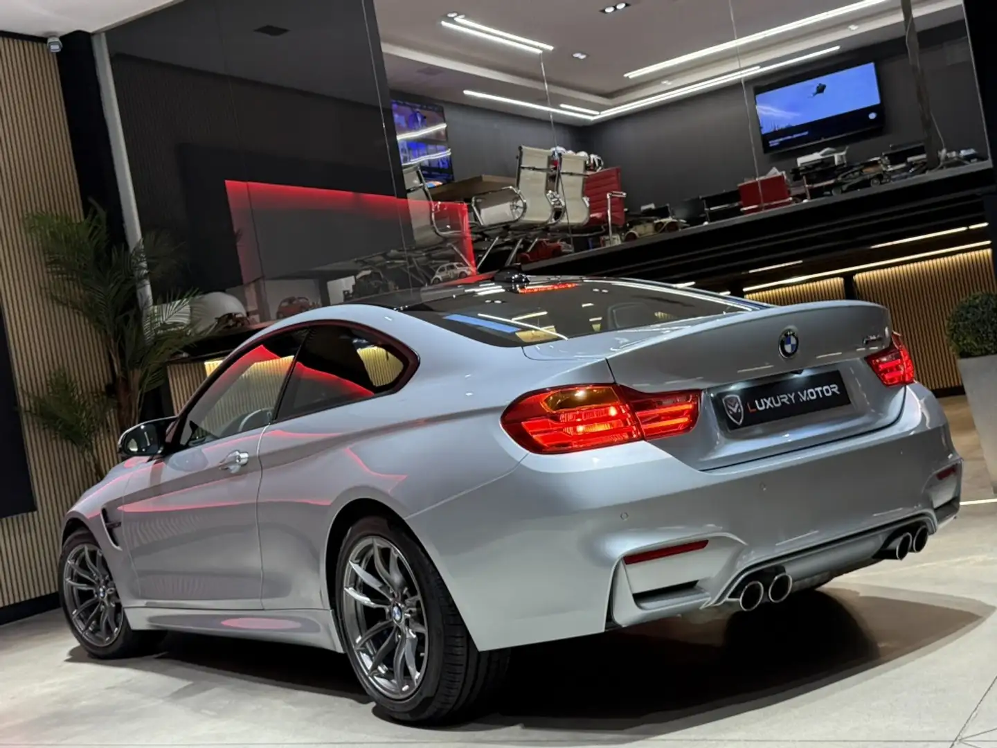BMW M4 Zilver - 2
