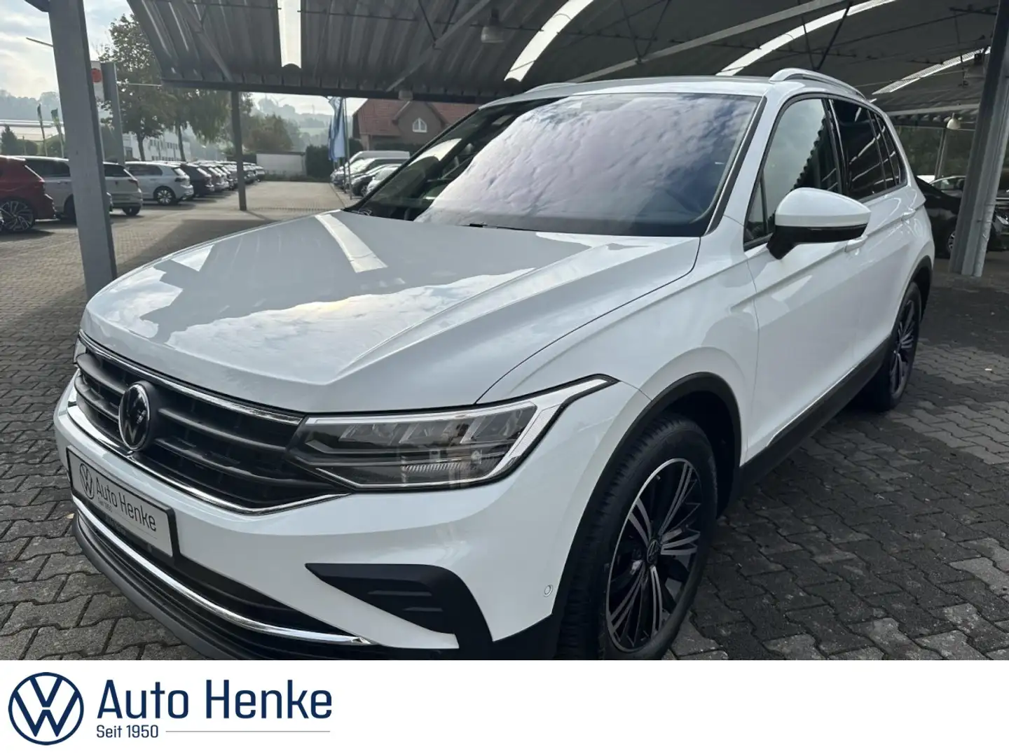 Volkswagen Tiguan 1.5 TSI DSG ACTIVE + REAR-VIEW + NAVI + Garantie b Weiß - 1