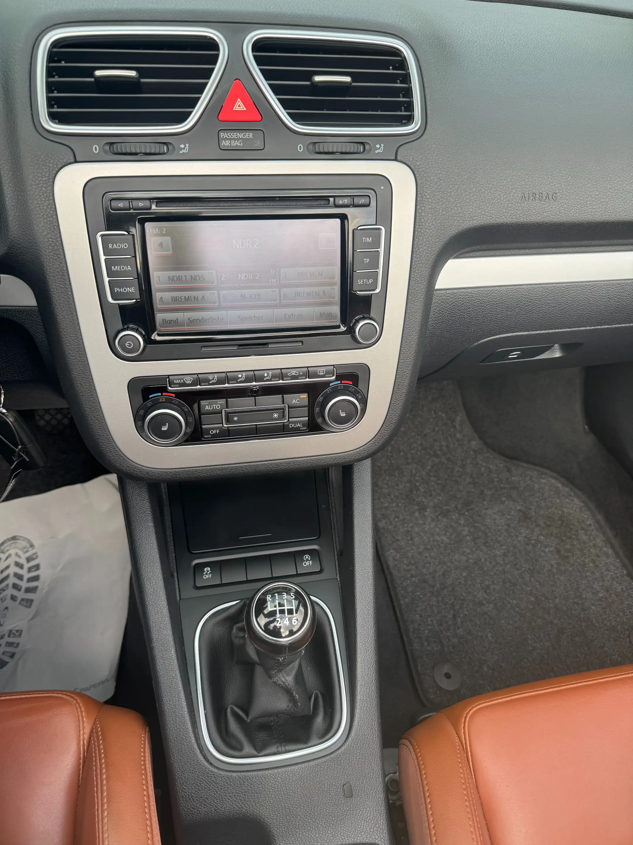 Volkswagen Eos 2.0 TDI Cabiro-AHK-Leder-SHZ-Tempomat+Einparkh — photo 14