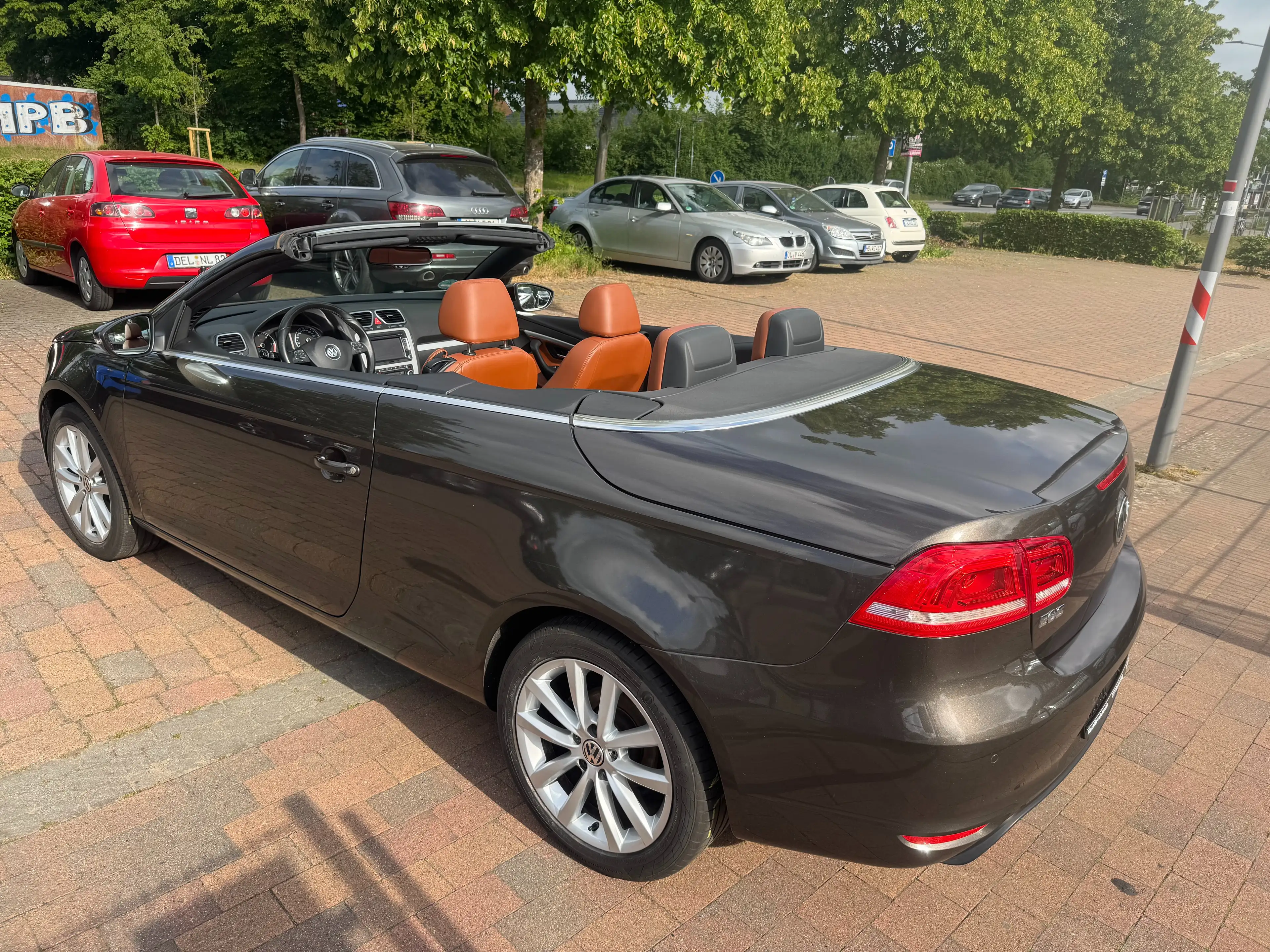 Volkswagen Eos 2.0 TDI Cabiro-AHK-Leder-SHZ-Tempomat+Einparkh — photo 3
