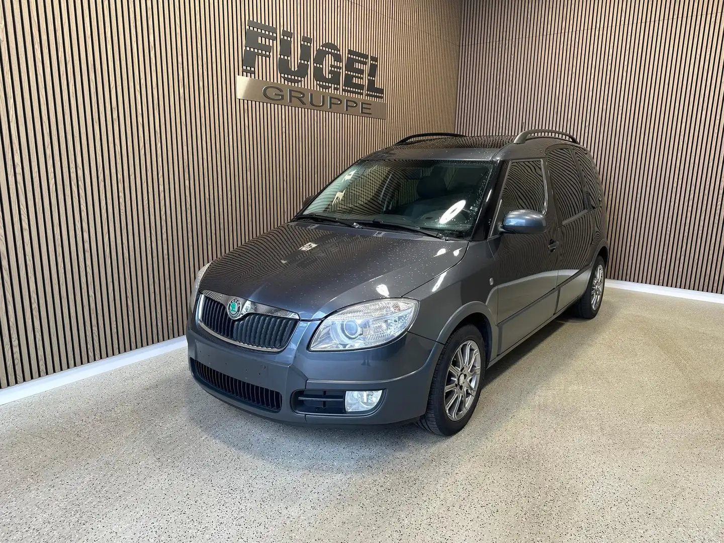 Skoda Roomster 1.6 16V Scout Pano|SHZ|Klimaaut.|HU/AU 10/26 Gris - 2