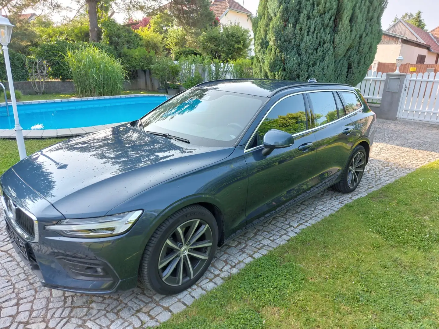 Volvo V60 T5 plug In hybrid - 1