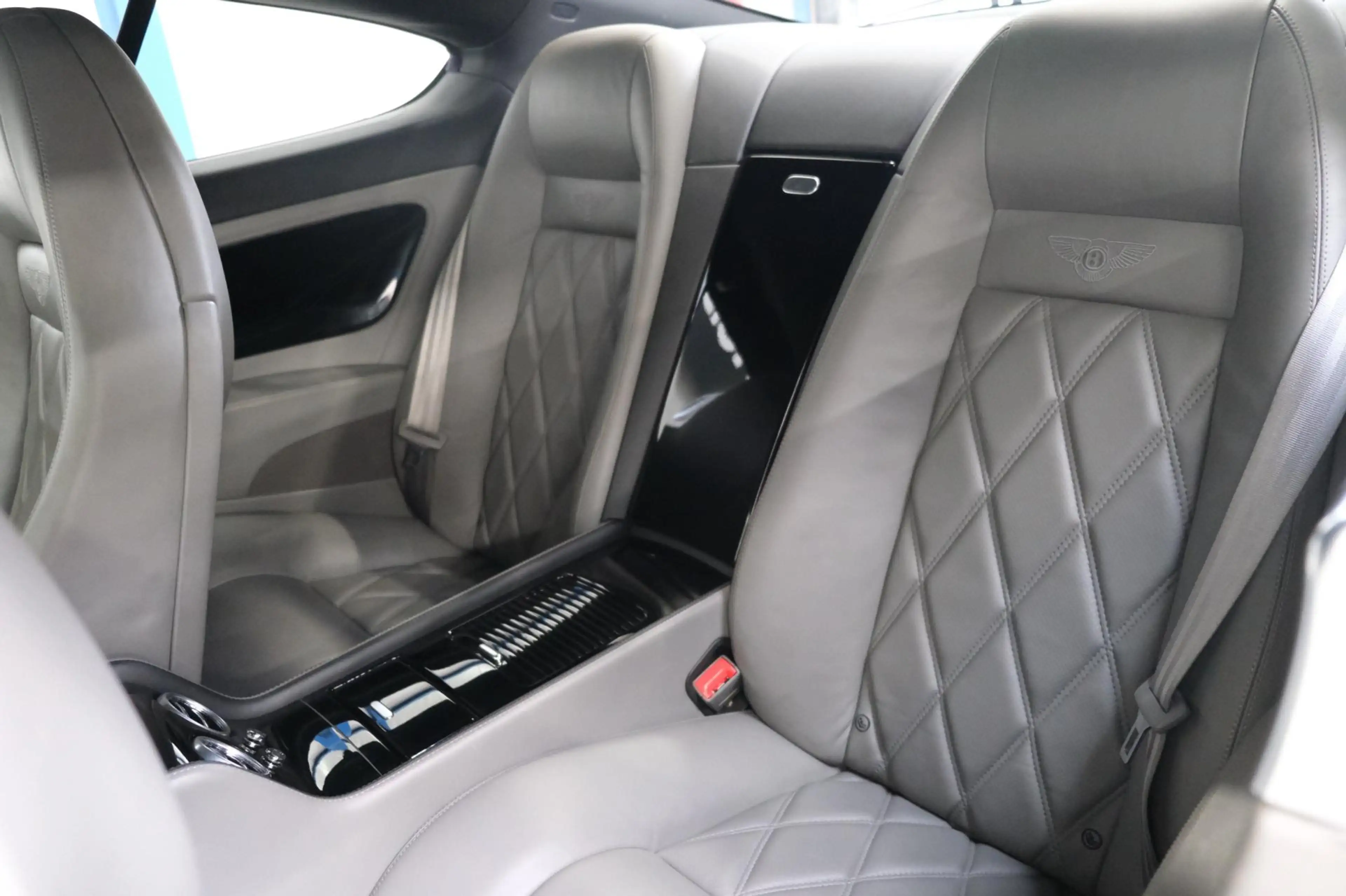 Bentley Continental GT 6.0 W12 Speed 611 PK - Bom vol opties! — photo 14