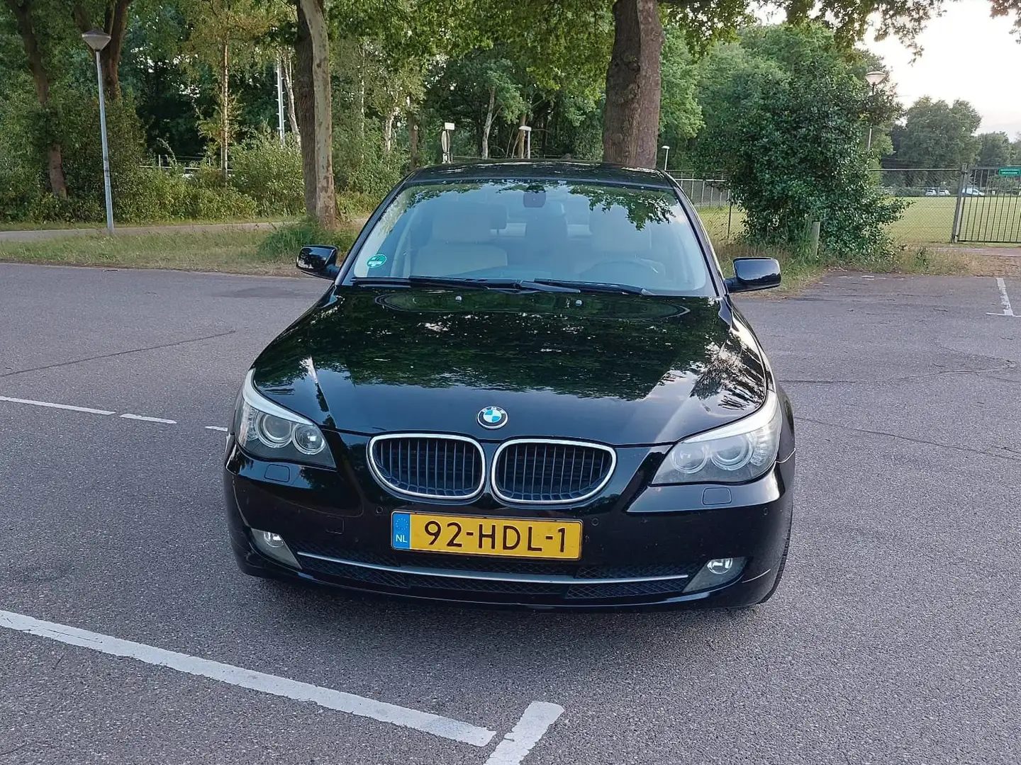 BMW 520 520i Business Line Zwart - 2