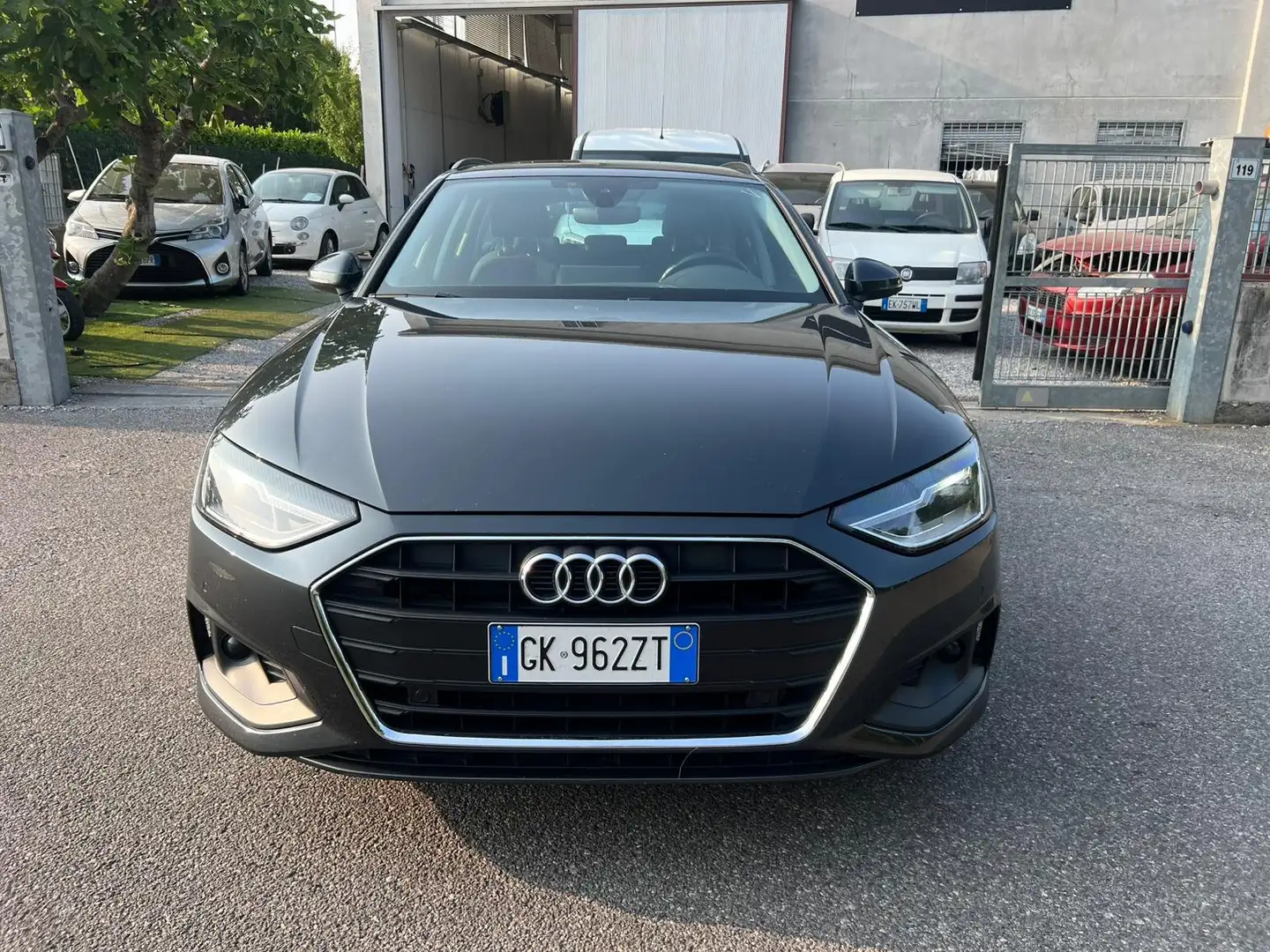 Audi A4 audi A4  Avant 30 2.0 tdi Hybrid diesel Business Grigio - 1