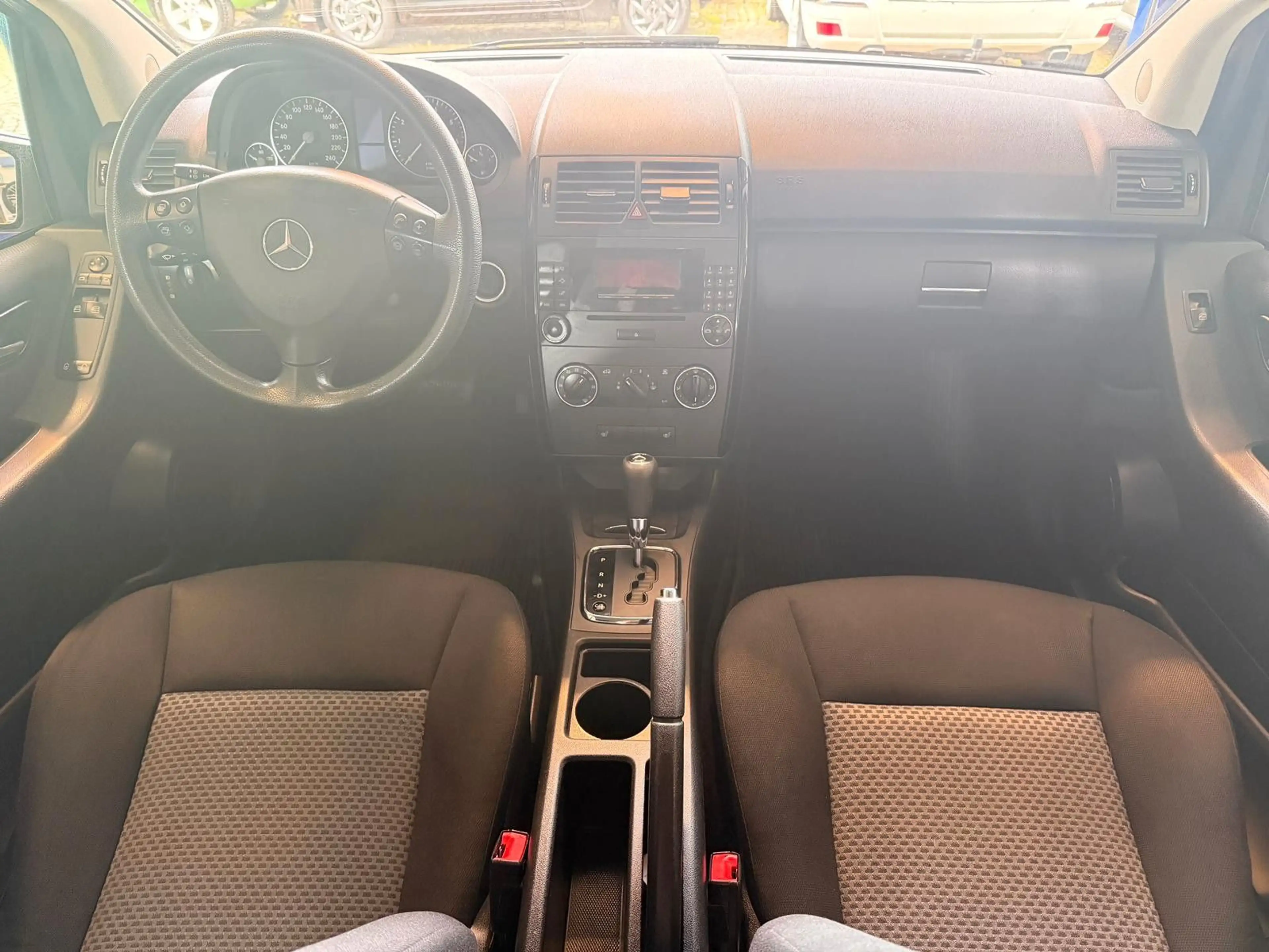 Mercedes-Benz A 150 Automatik / Klima / Sitzheizung — photo 15