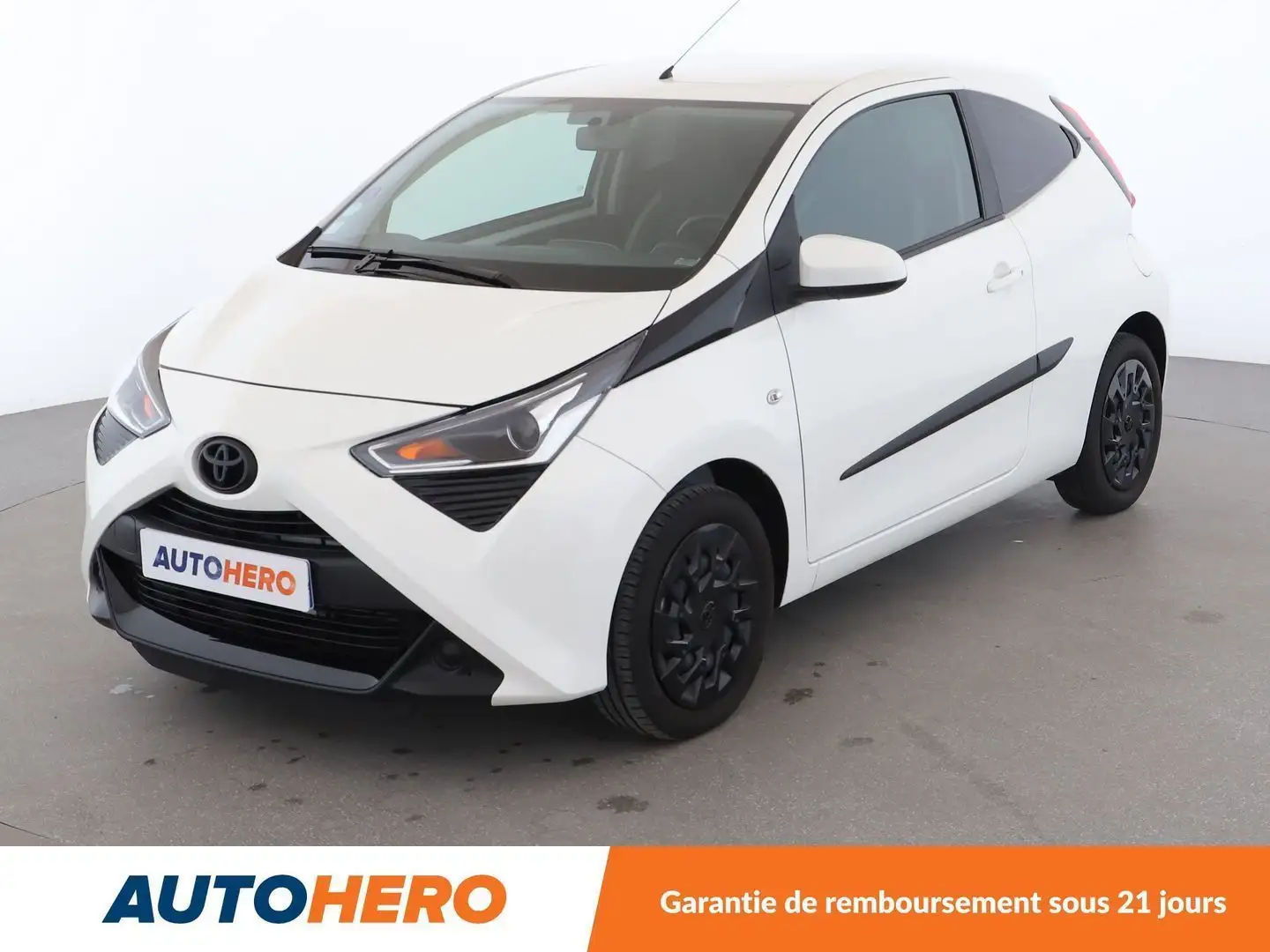Toyota Aygo 1.0 VVT-i X-Play Blanc - 1