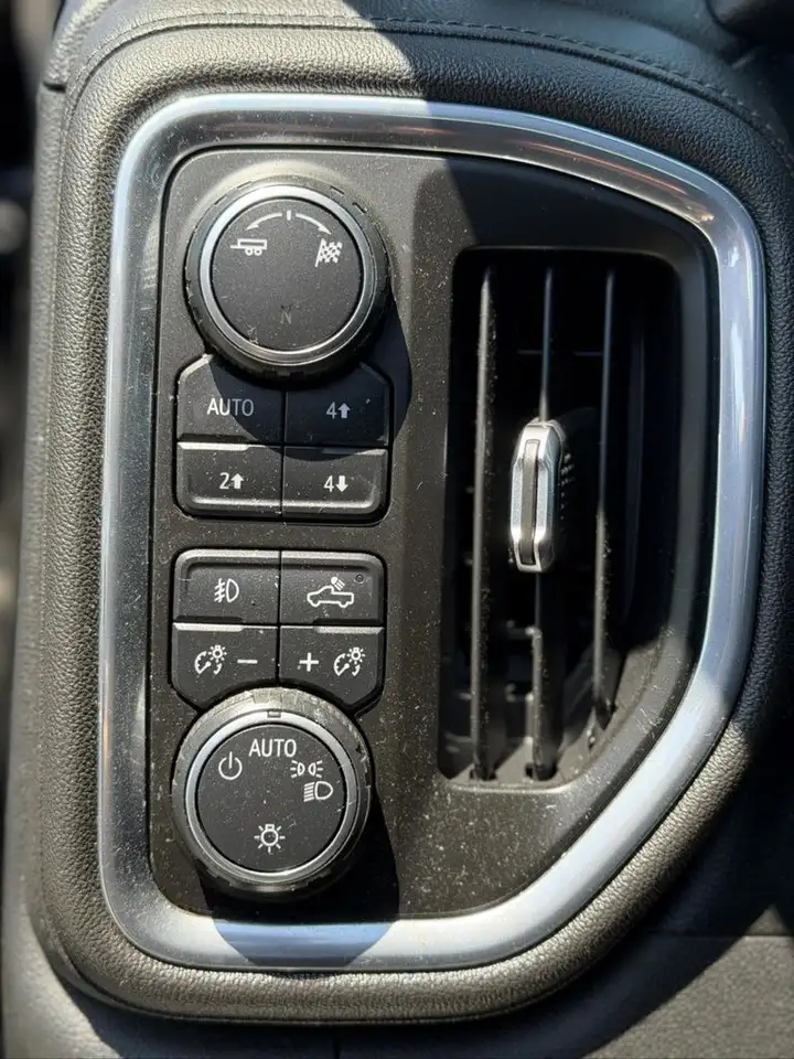 Chevrolet Silverado 1500 снимка Chevrolet Silverado 1500