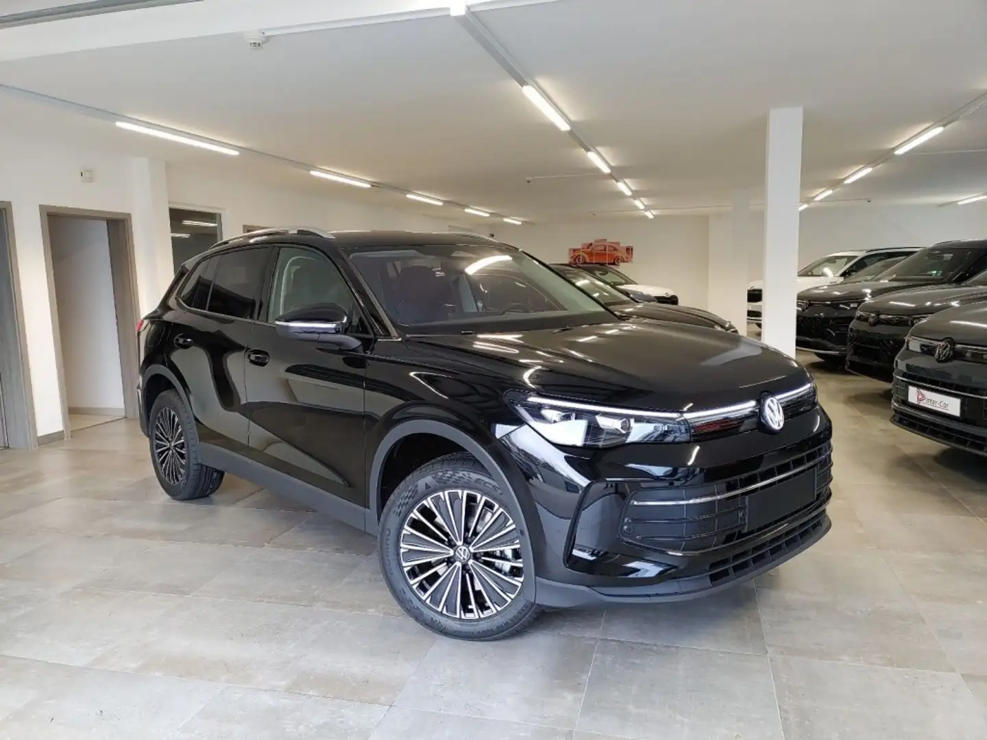 Volkswagen Tiguan 1.5 TSI E-HYBRID LIFE TREKHAAK/CAMERA/MEMORY/LEDER Schwarz - 2