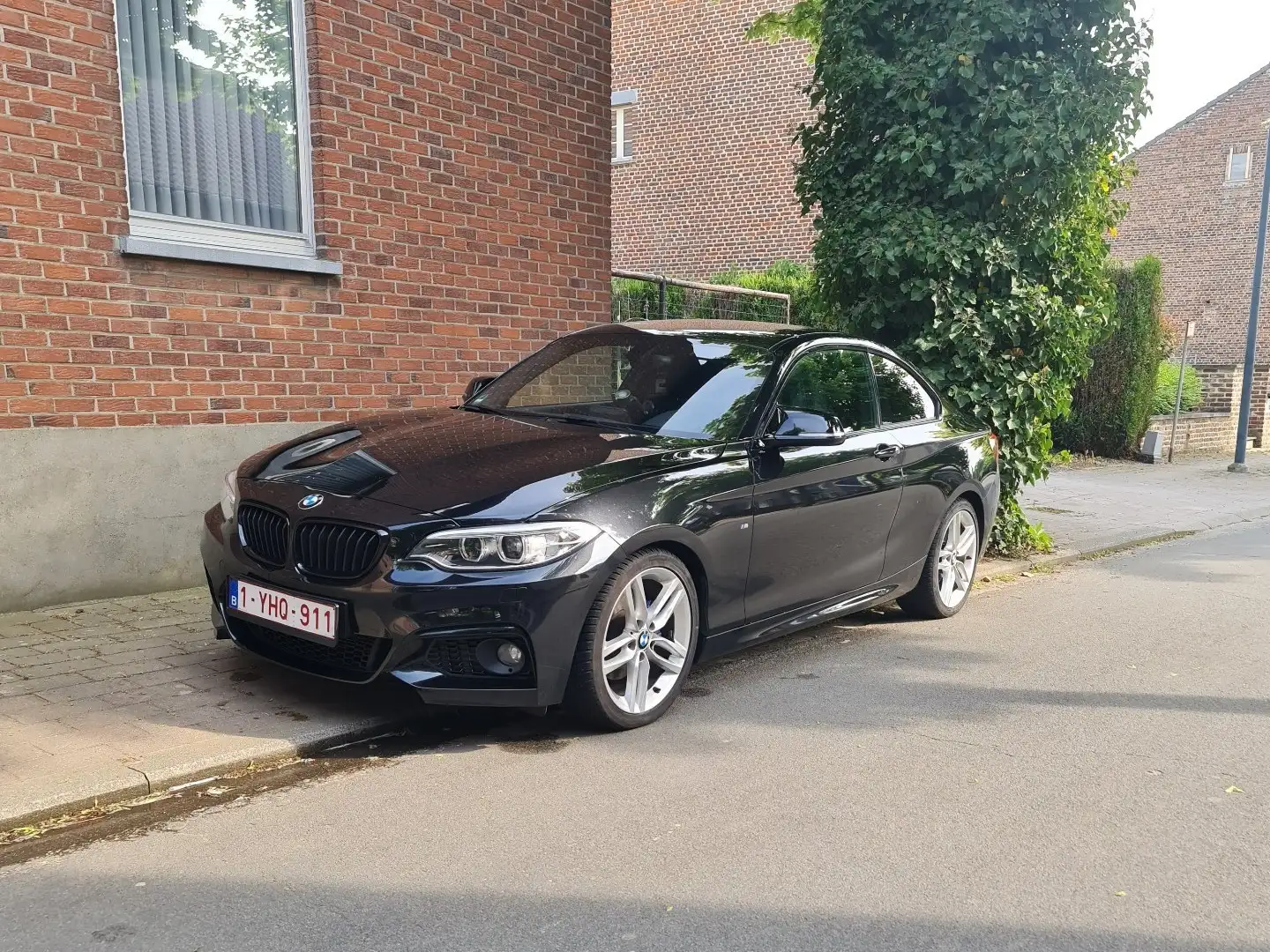 BMW 220 220i Coupe M Sport Zwart - 1