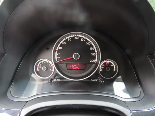 Volkswagen Up! view 11