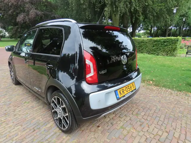 Volkswagen Up! view 6