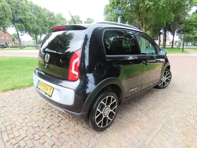 Volkswagen Up! view 4