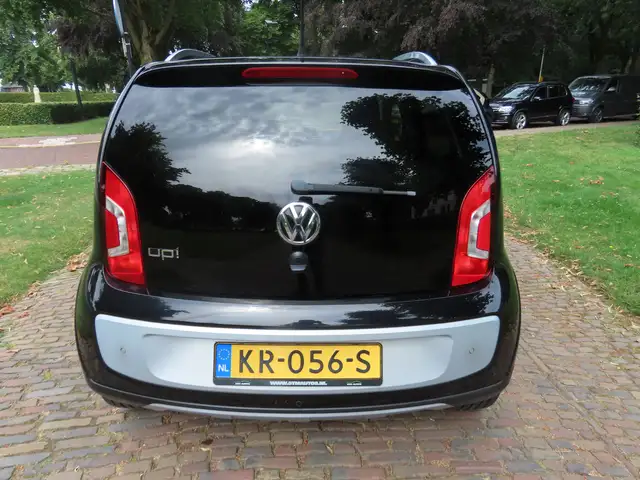 Volkswagen Up! view 5