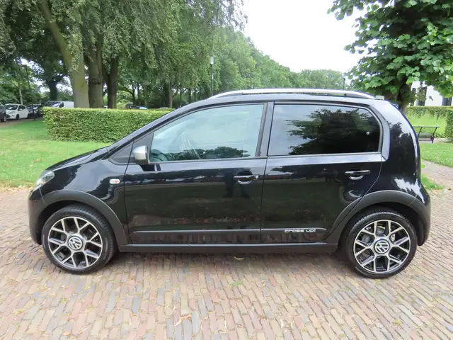 Volkswagen Up! view 2