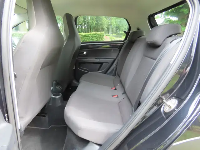Volkswagen Up! view 10
