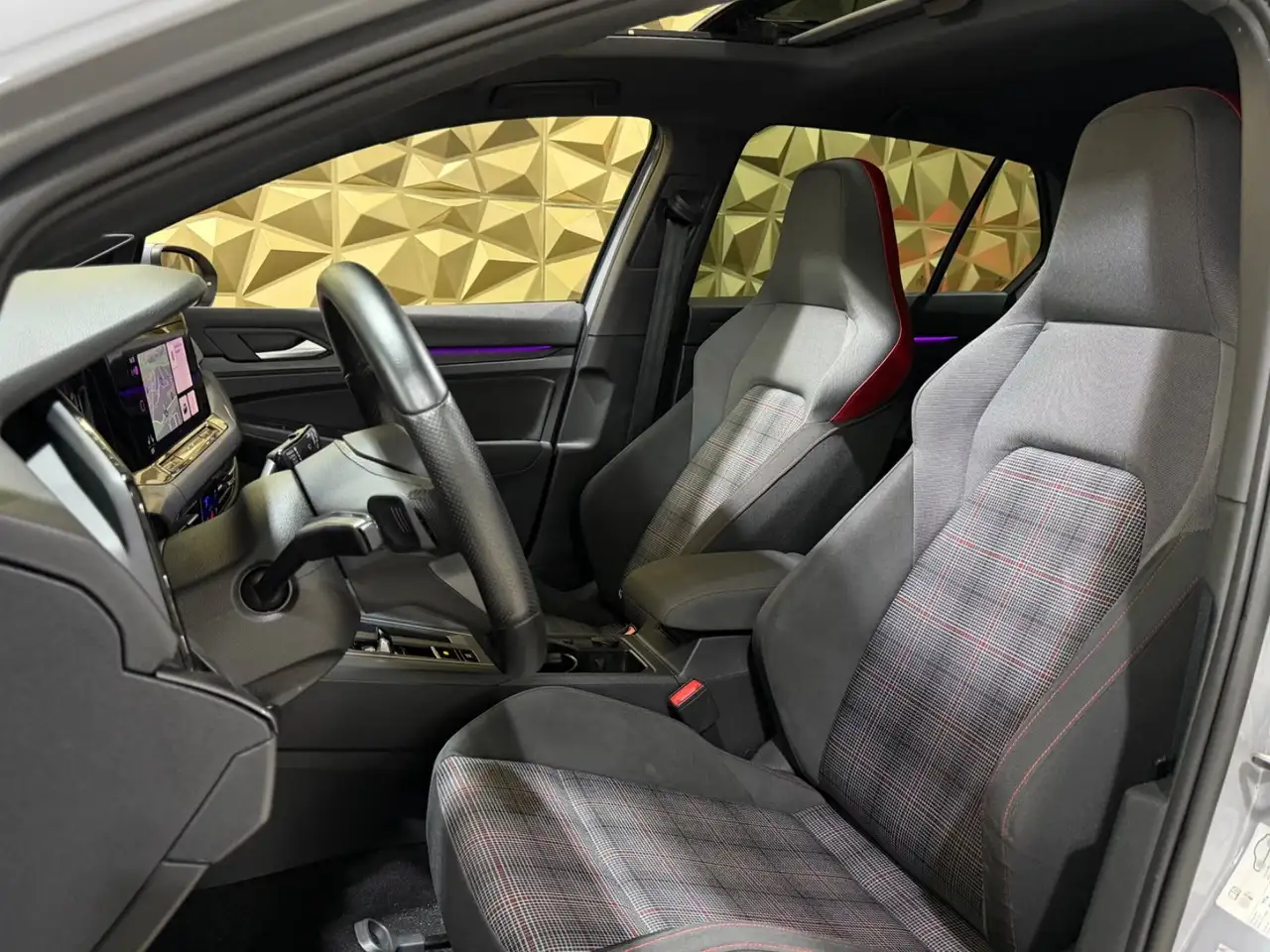 Volkswagen Golf GTI — photo 7