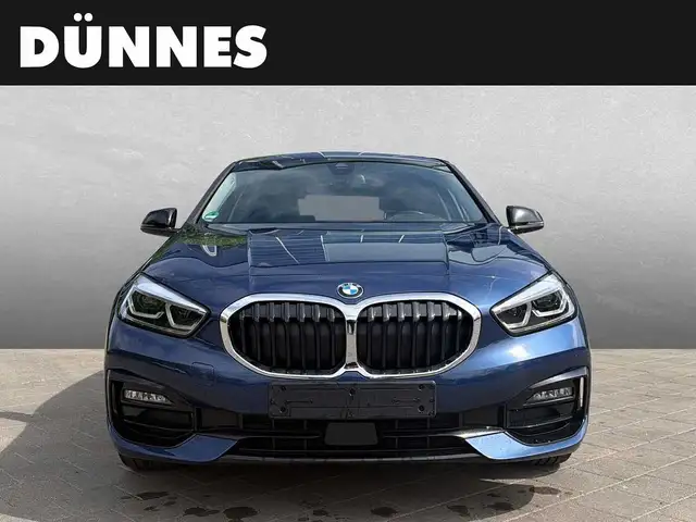 BMW 1 Series view 8